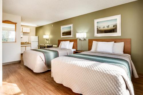 Studio Room with Two Double Beds Non-Smoking  photo 3