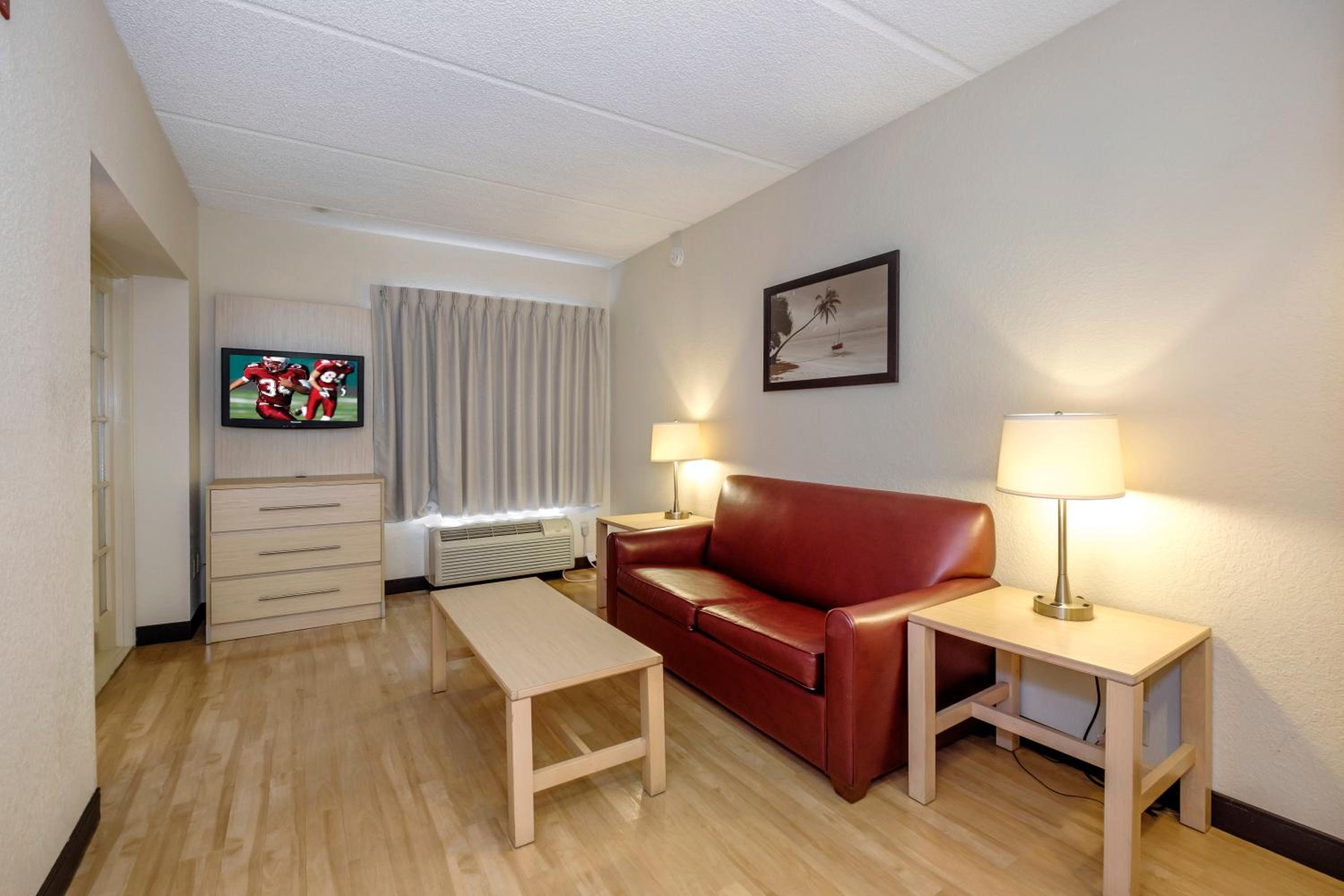 Two Room Suite with One King Bed Smoke Free - Photo 5