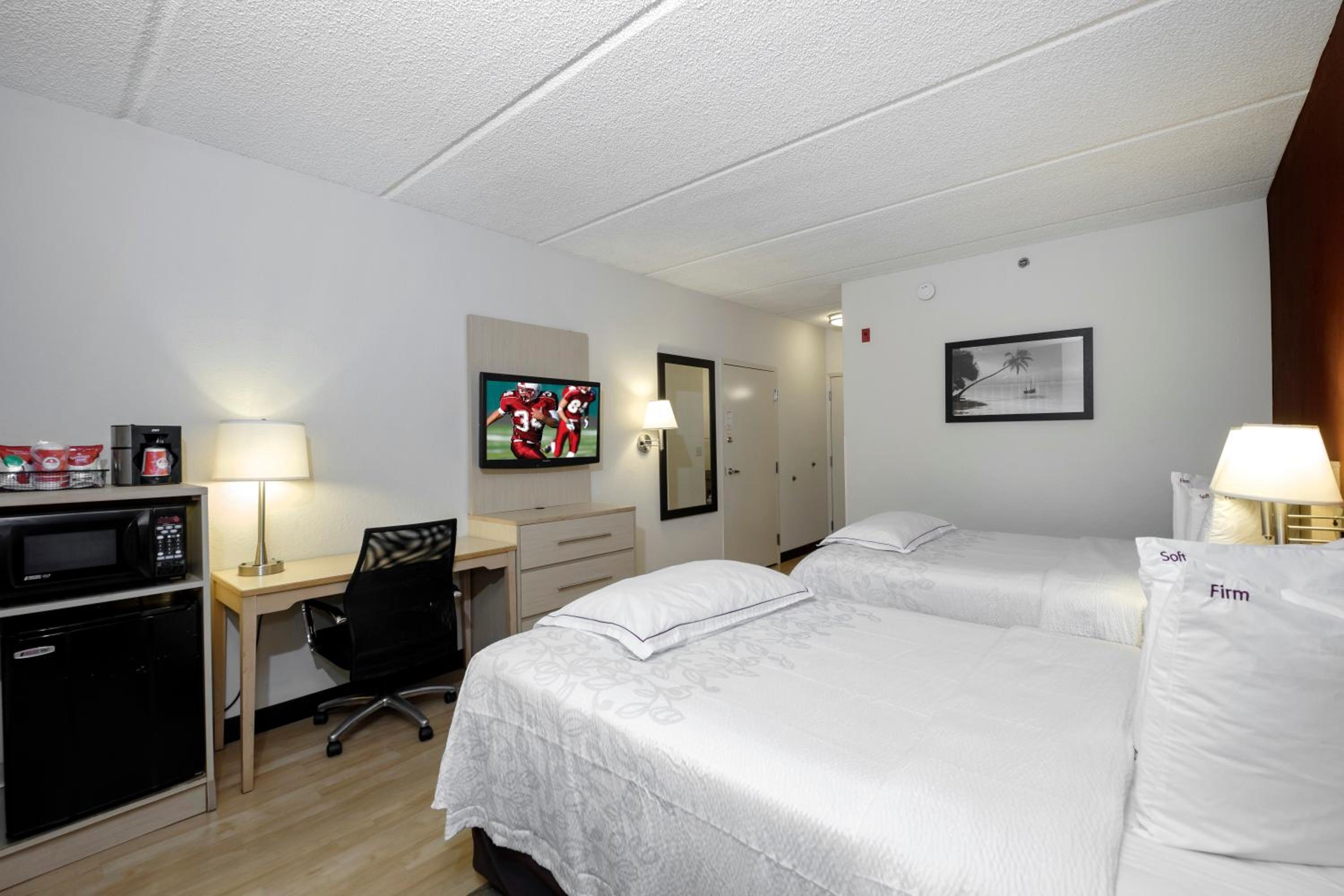 Premium Room with Two Double Beds Smoke Free (Upgraded Bedding and Snack Box) - Photo 6