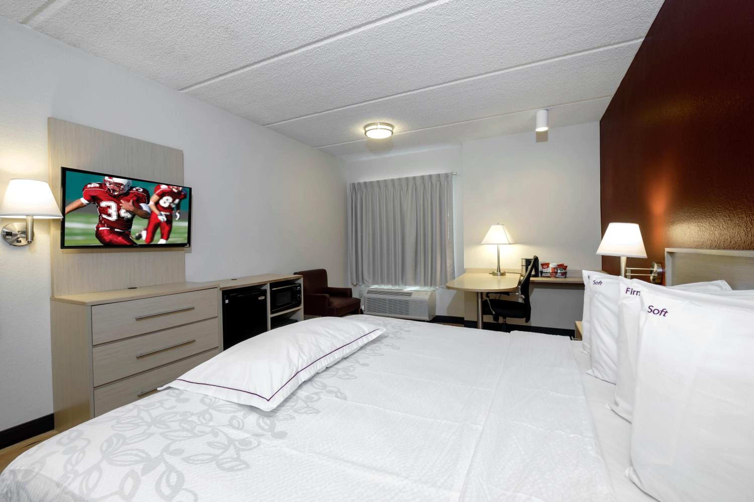 Premium King Room Smoke Free (Upgraded Bedding and Snack Box) - Photo 5