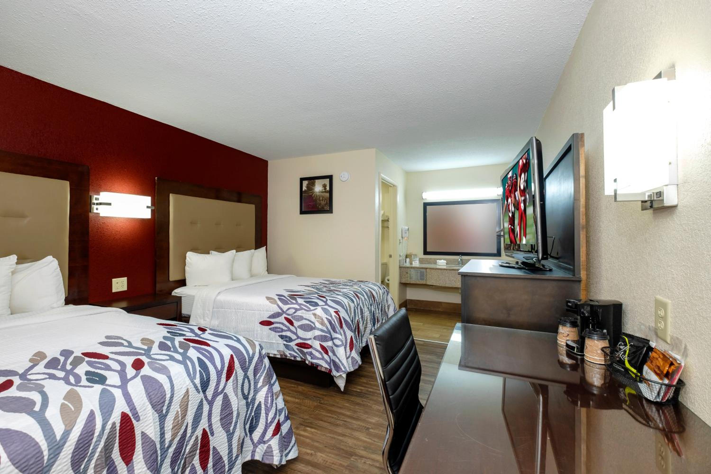 Deluxe 2 Full Beds Non-Smoking - Photo 3