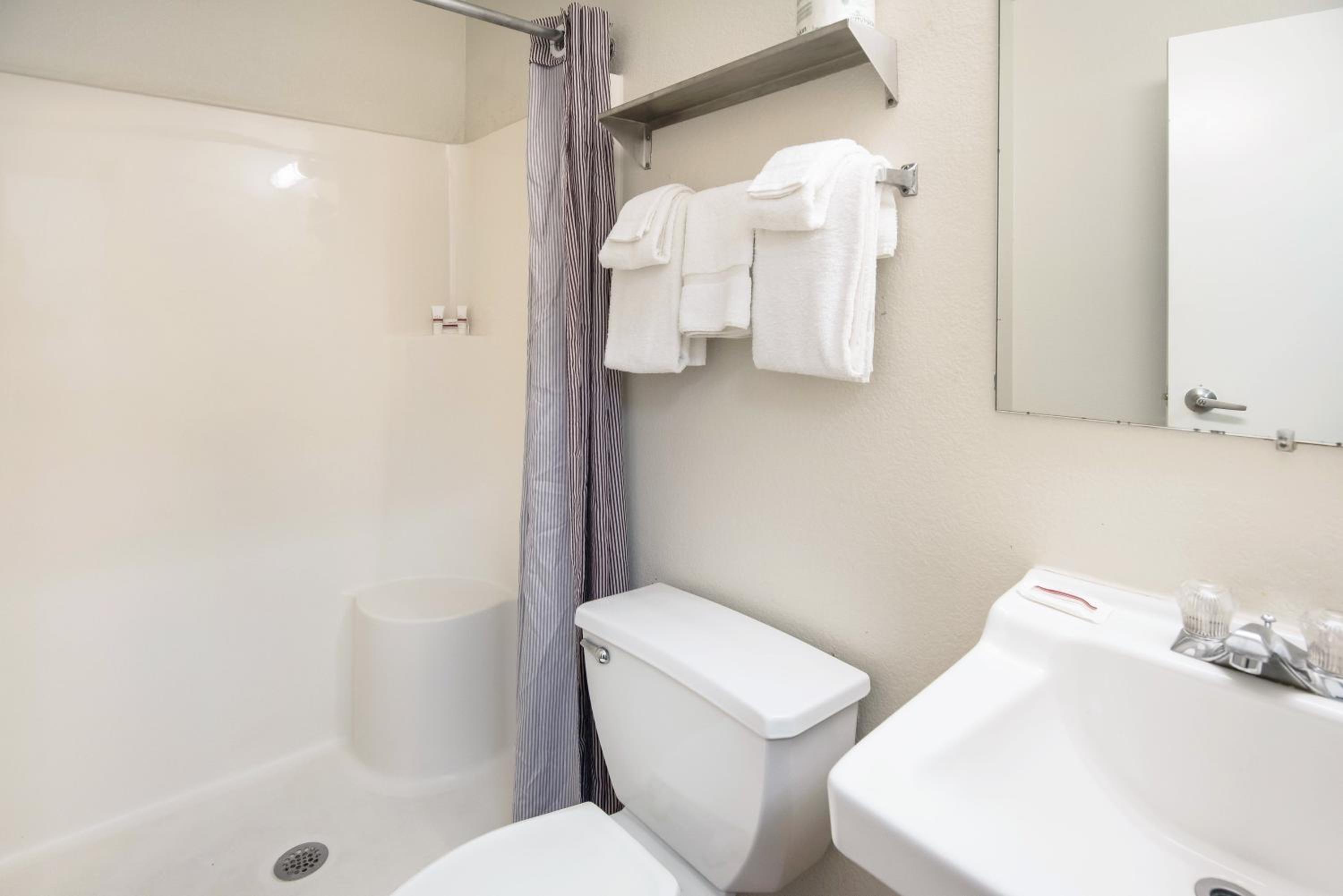 Studio One Double Room Non-Smoking - Photo 2