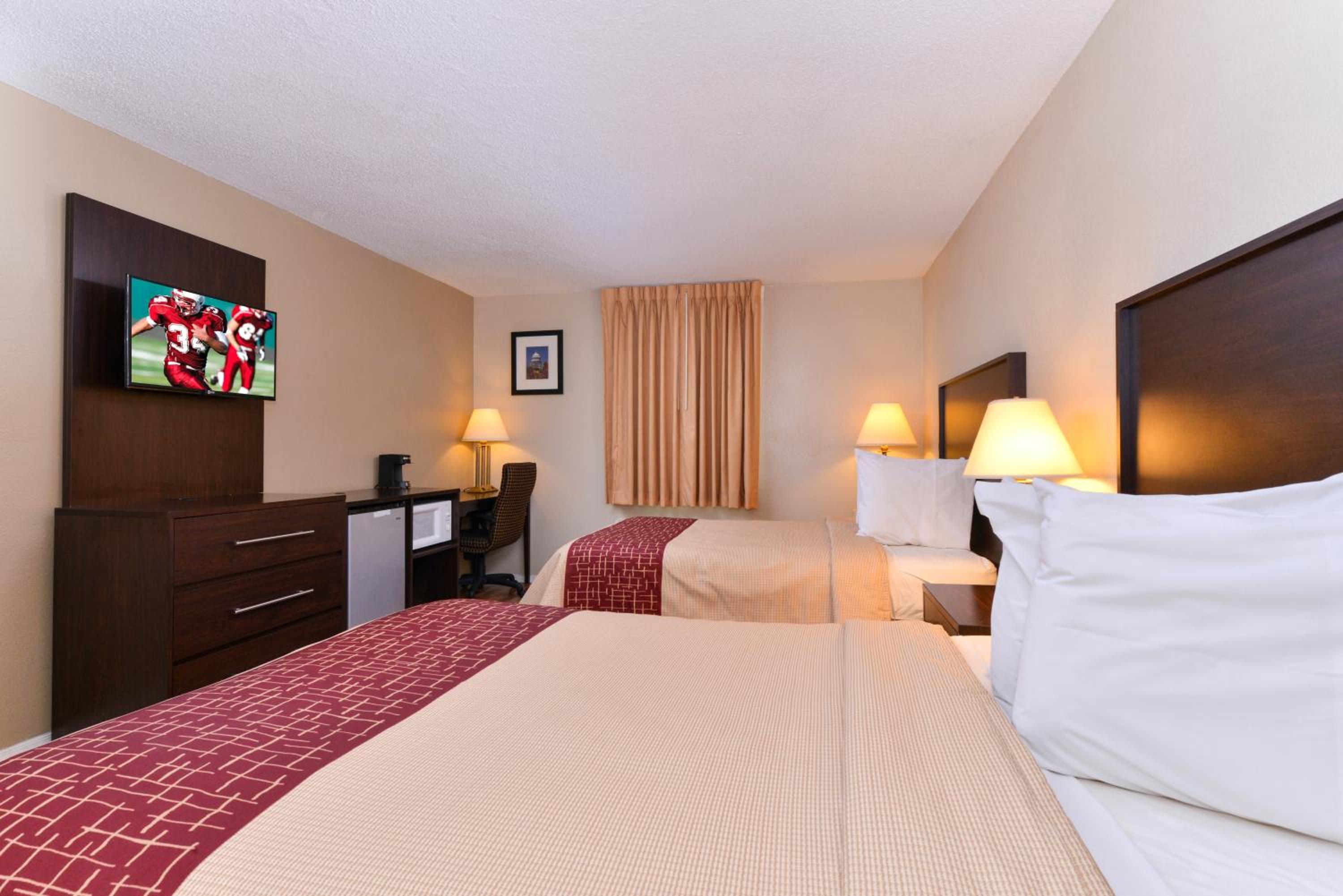 Deluxe Room with Two Double Beds Smoking photo 1