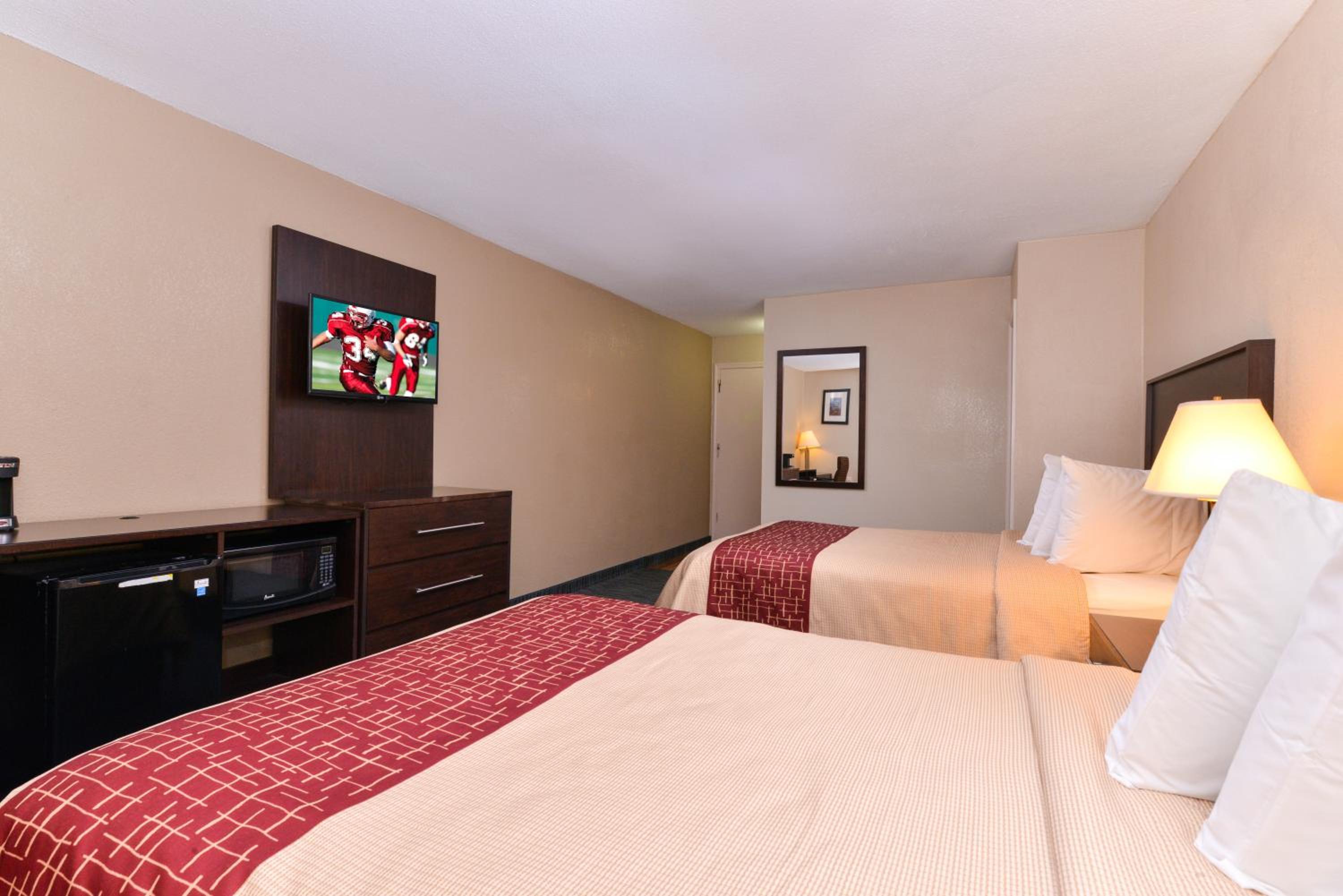 Deluxe Room with Two Double Beds Smoking photo 3