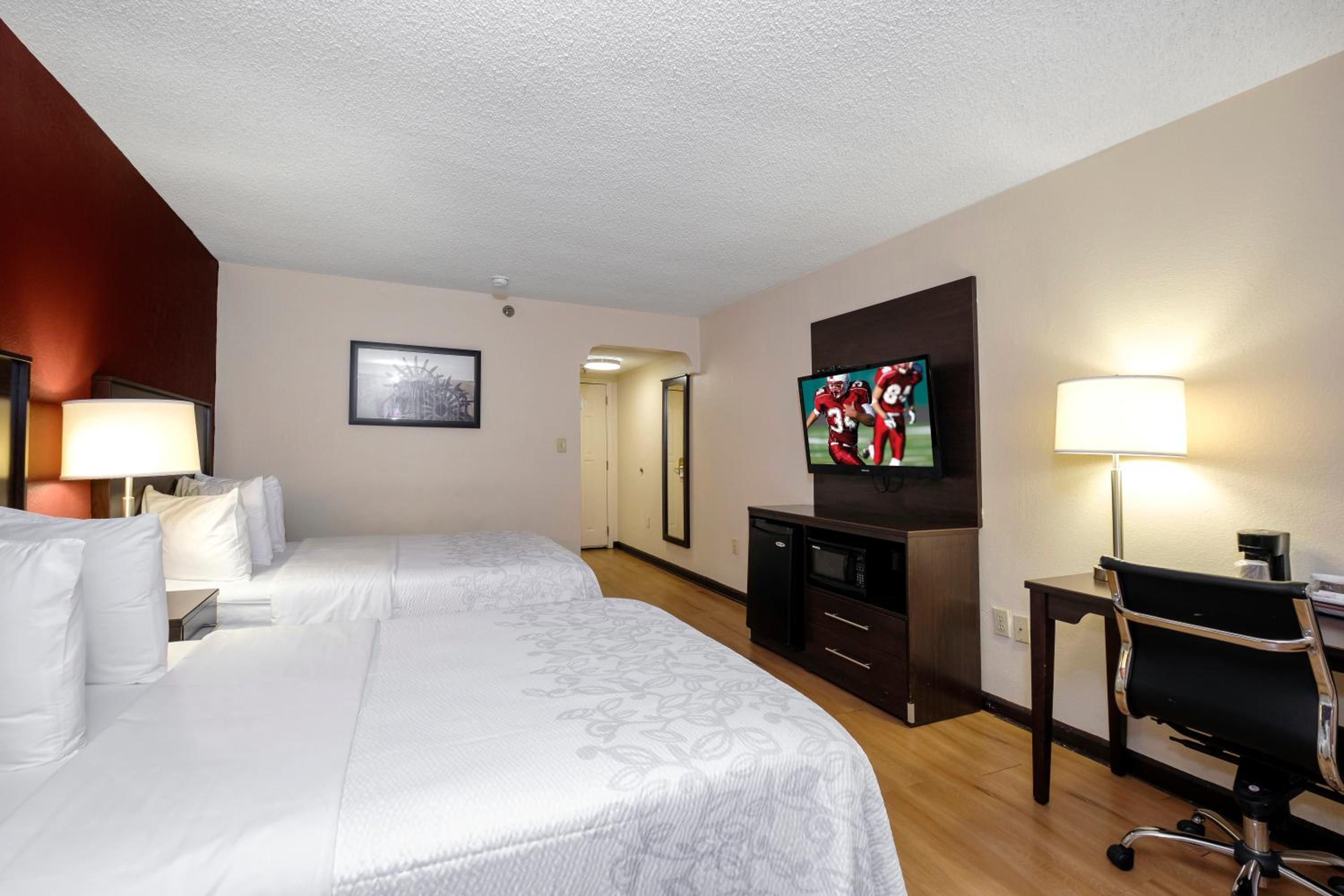  Deluxe Room with Two Double Beds Non-Smoking - Photo 11