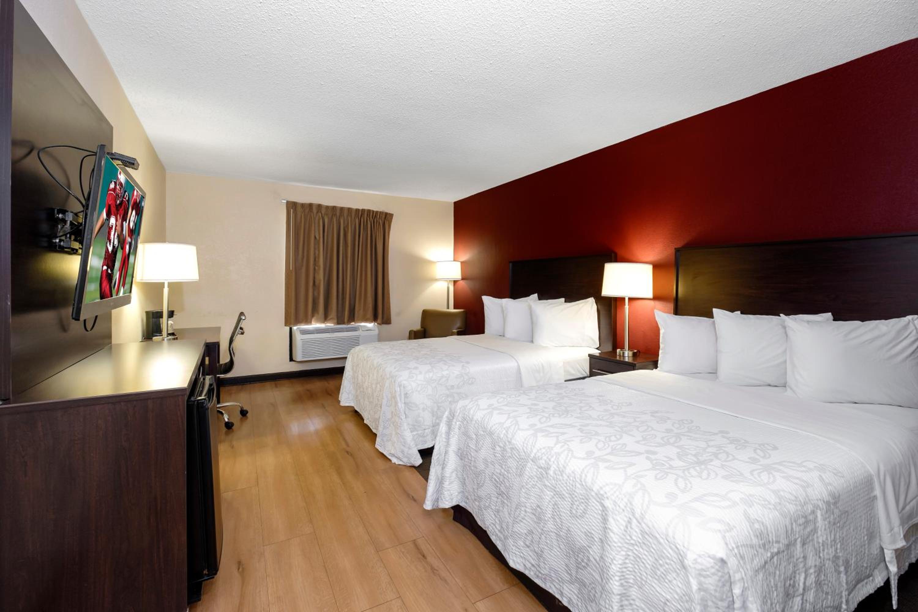  Deluxe Room with Two Double Beds Non-Smoking - Photo 1