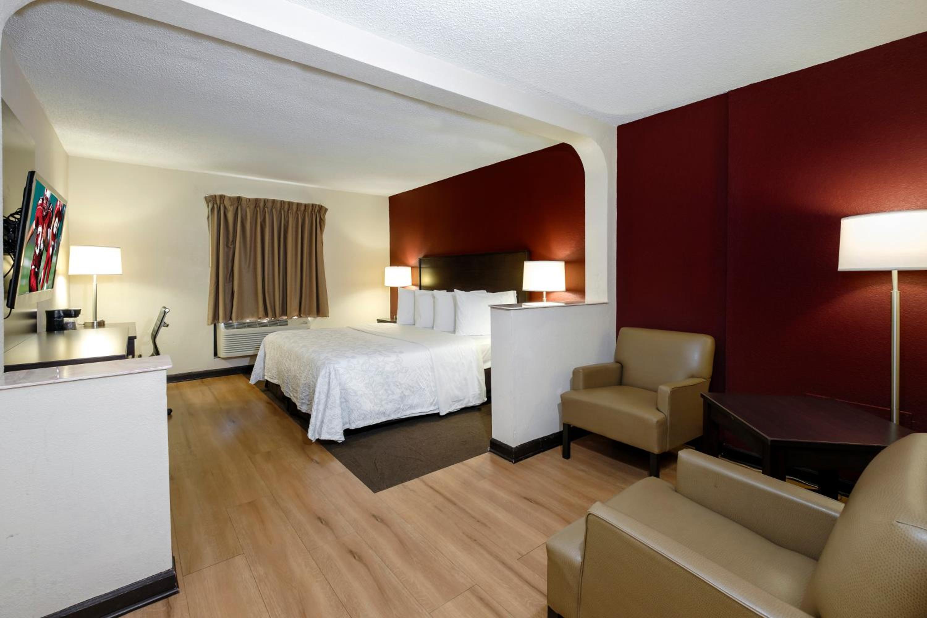Superior King Room Non-Smoking - Photo 11