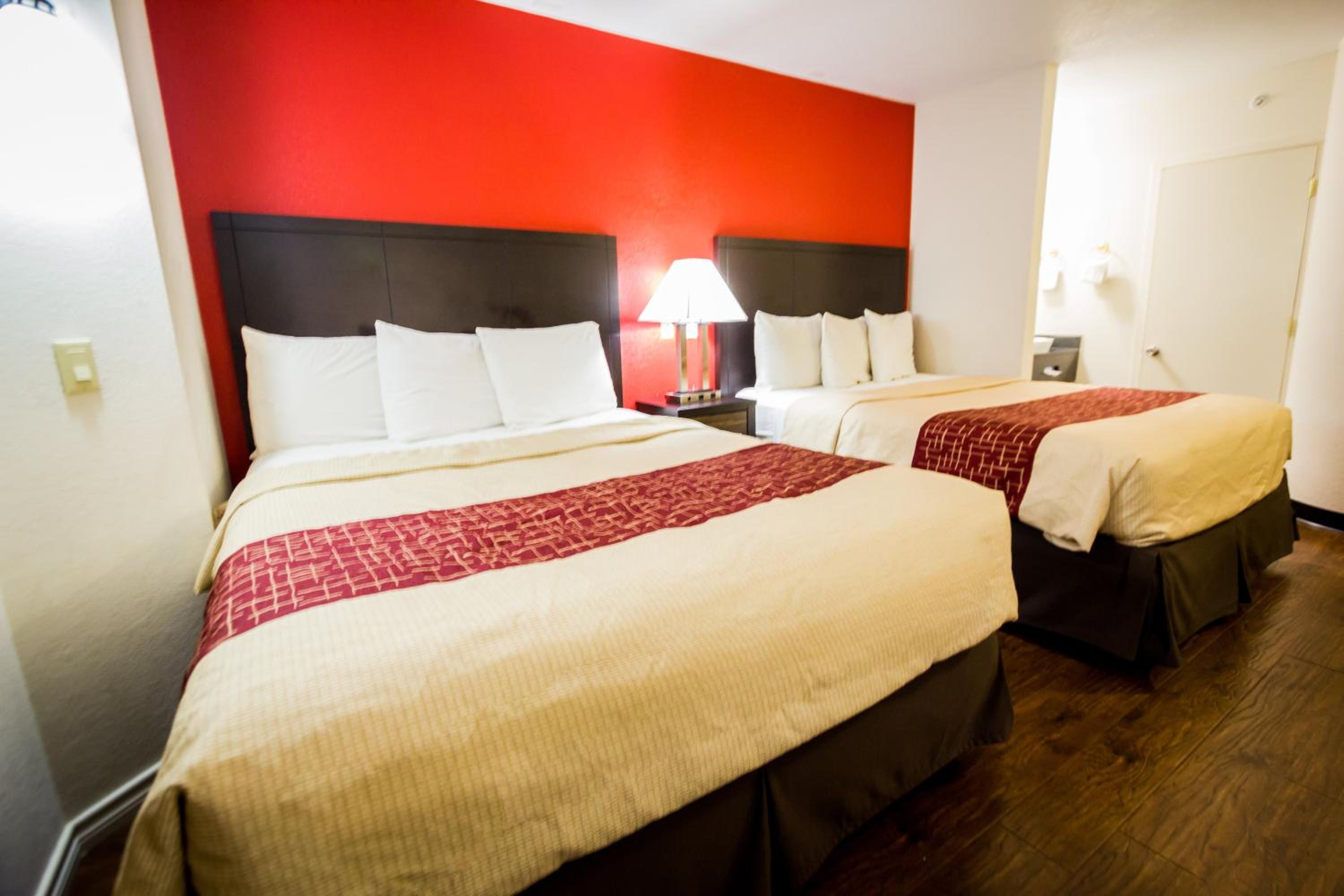 Deluxe Room with Two Queen Beds Non-Smoking photo 1