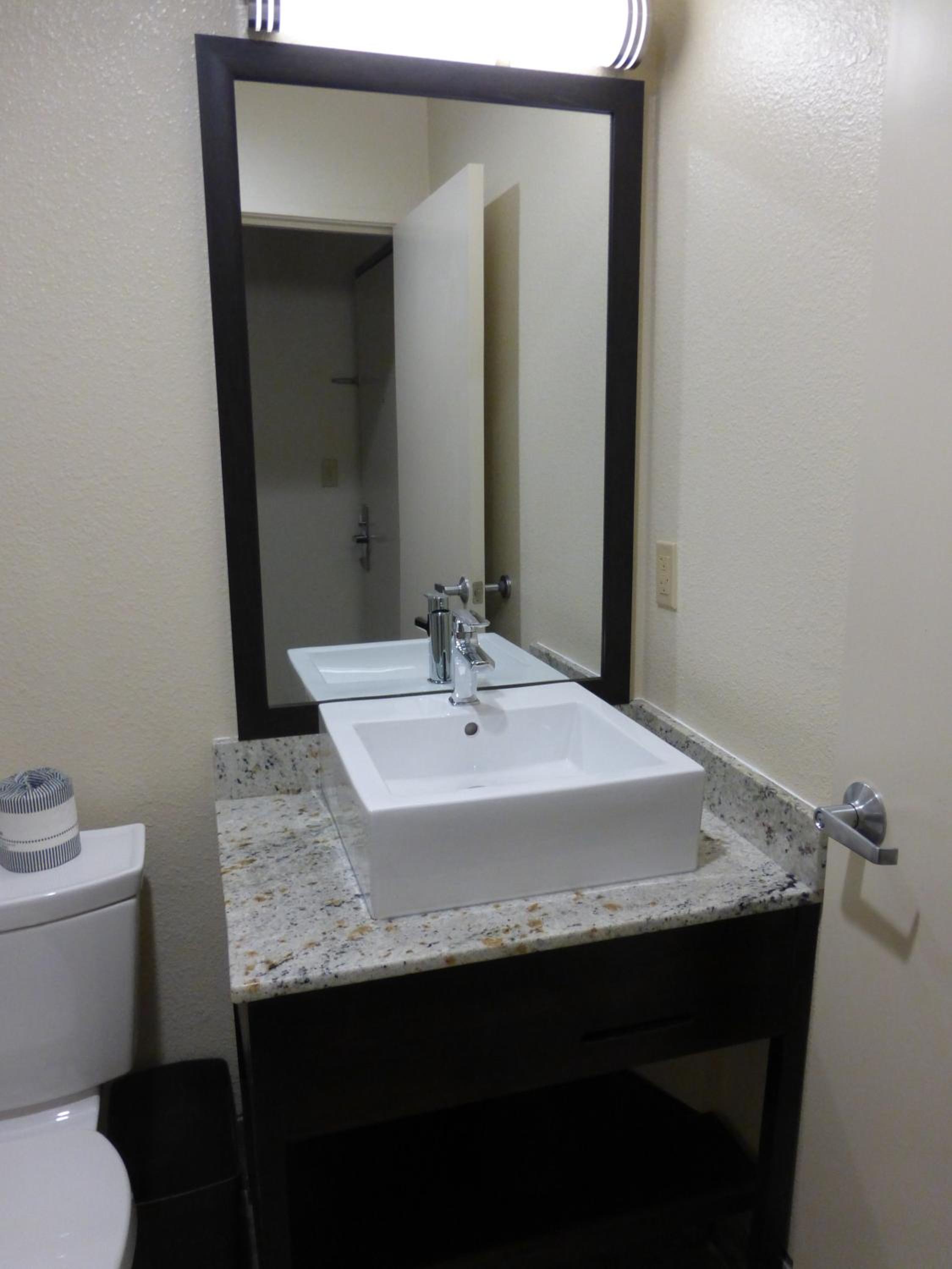 Superior King Room Smoke Free photo 2