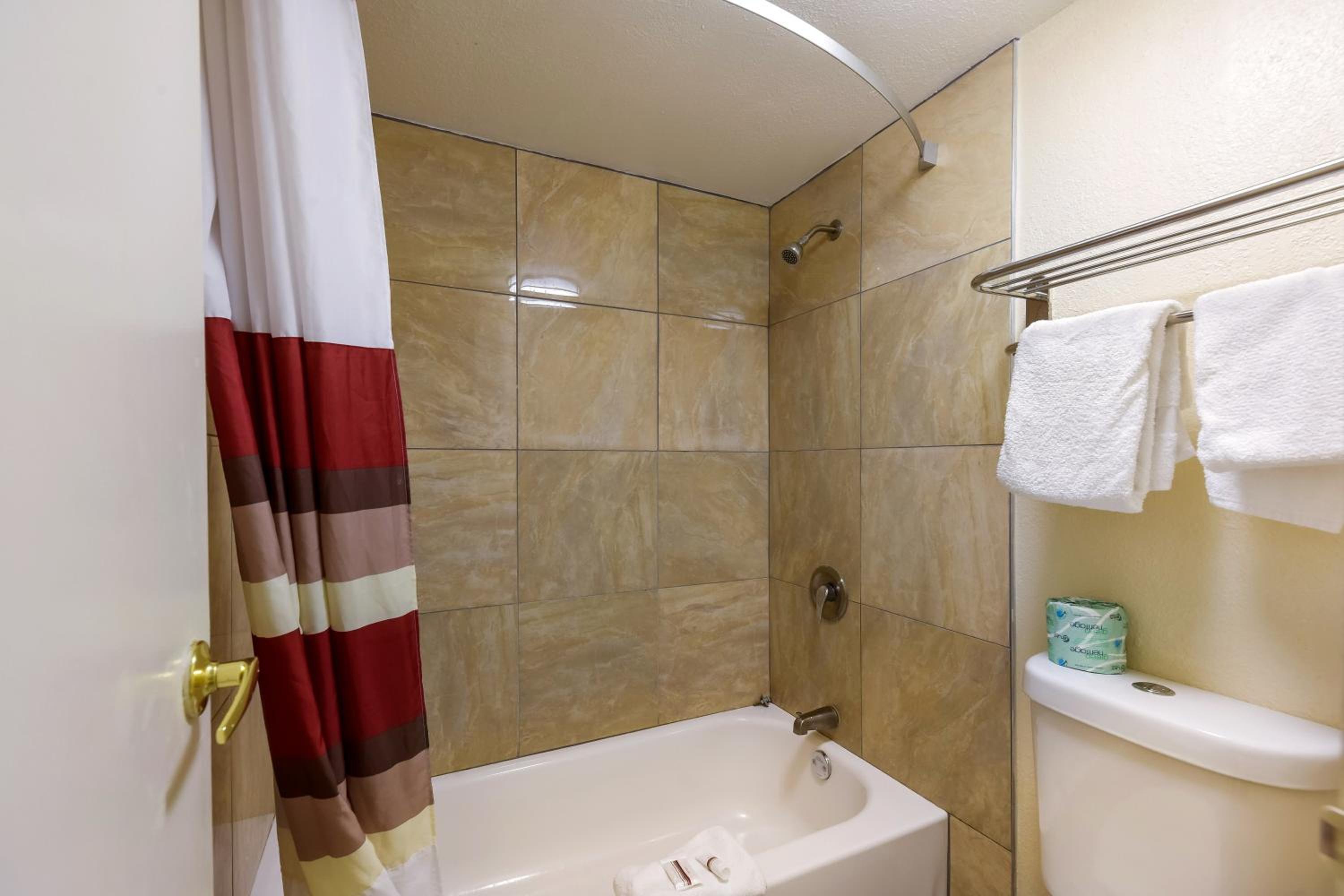 Double Room with Two Double Beds - Non-Smoking - Photo 8