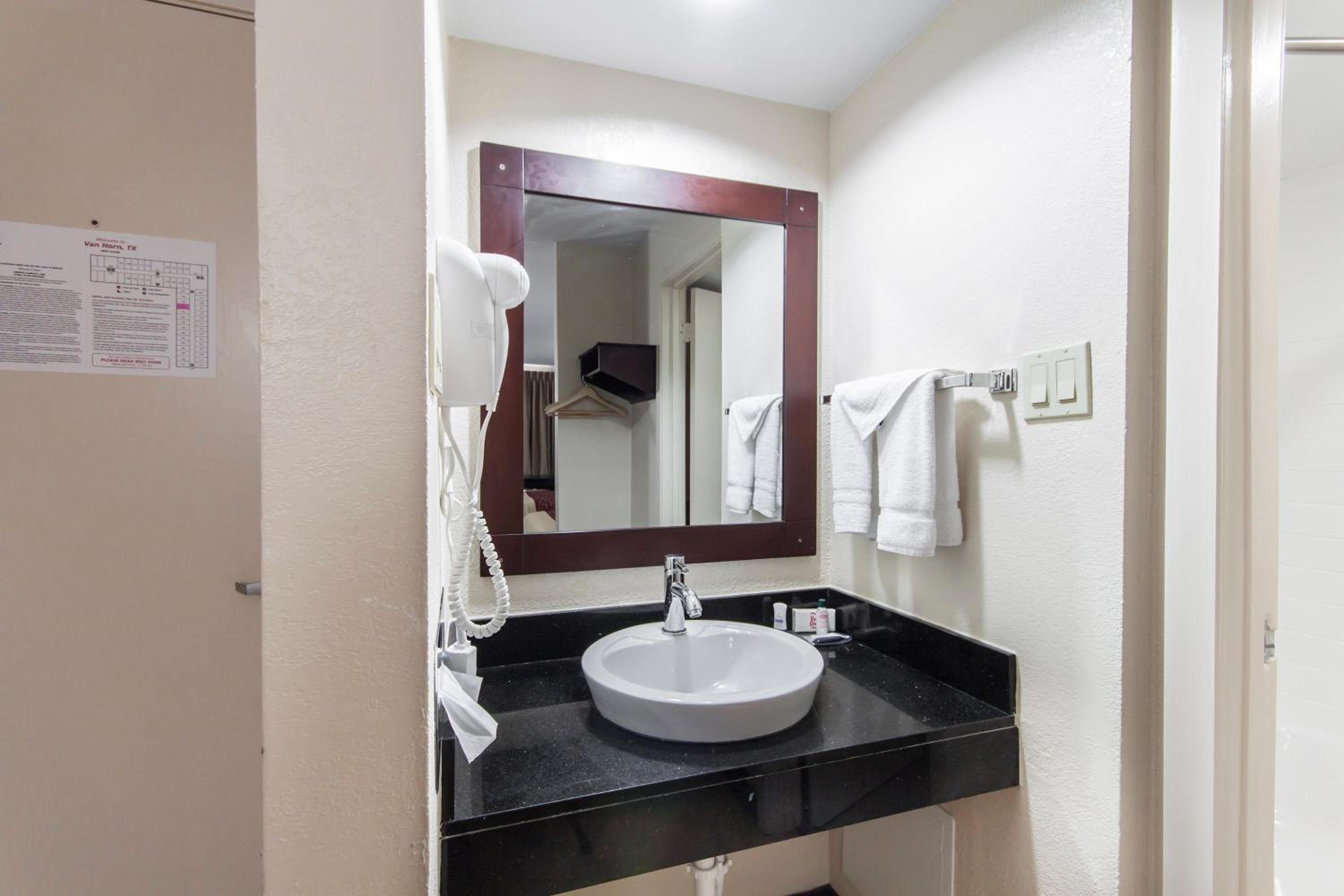Red Roof Inn Van Horn, Photo 4