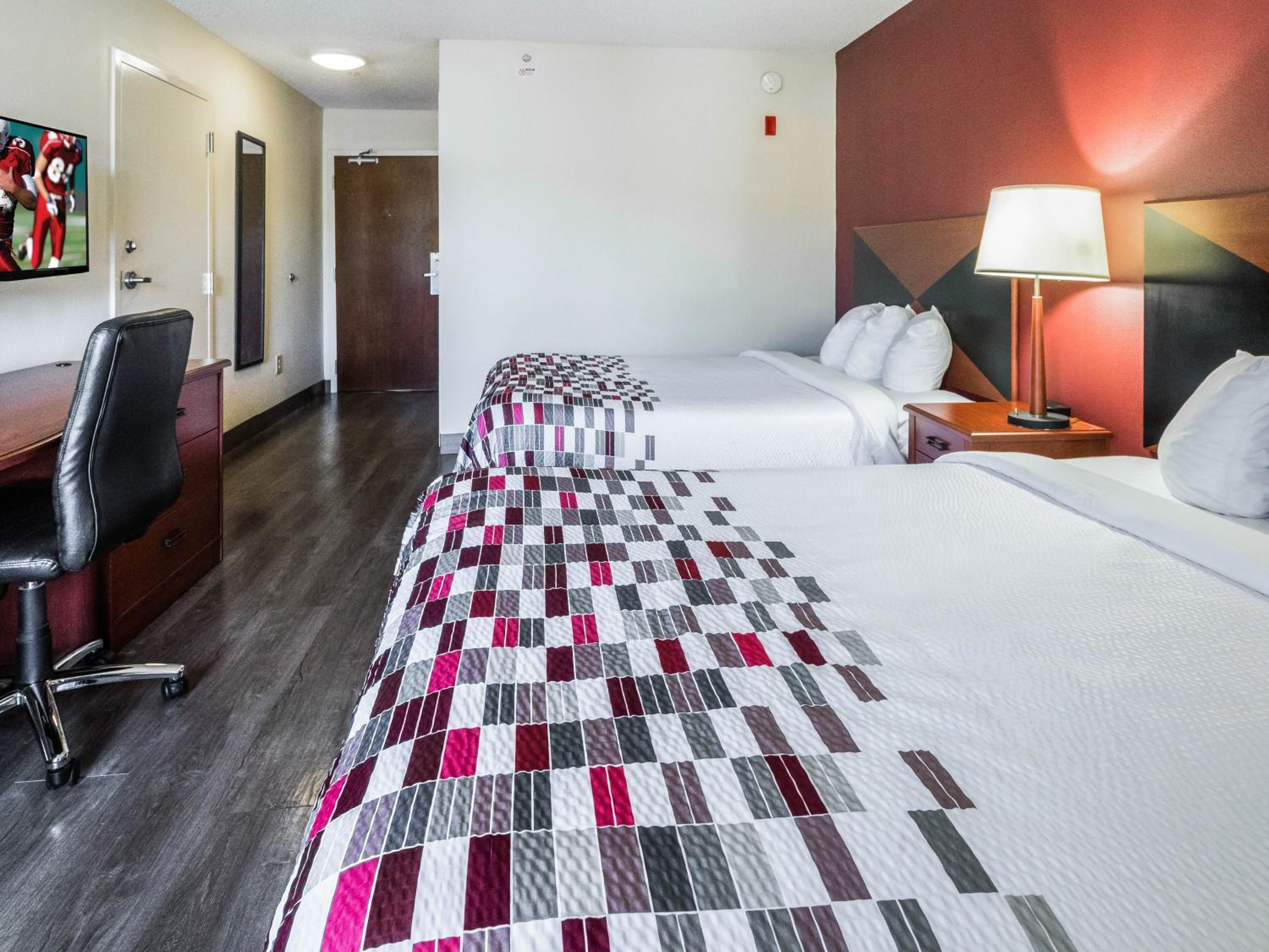  Deluxe Room with Two Queen Beds Non-Smoking - Photo 2