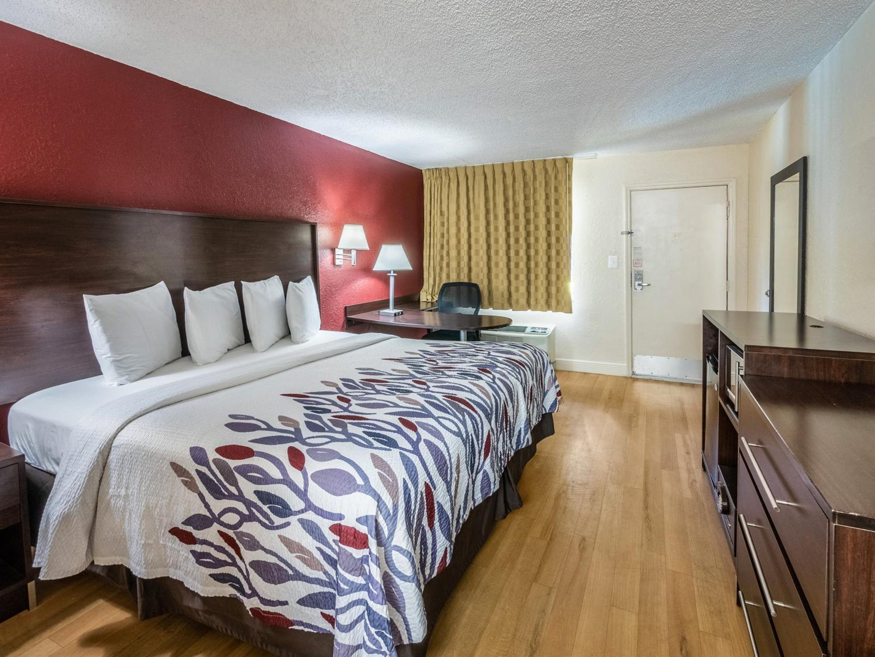 Superior King Room with Spa Bath Non-Smoking