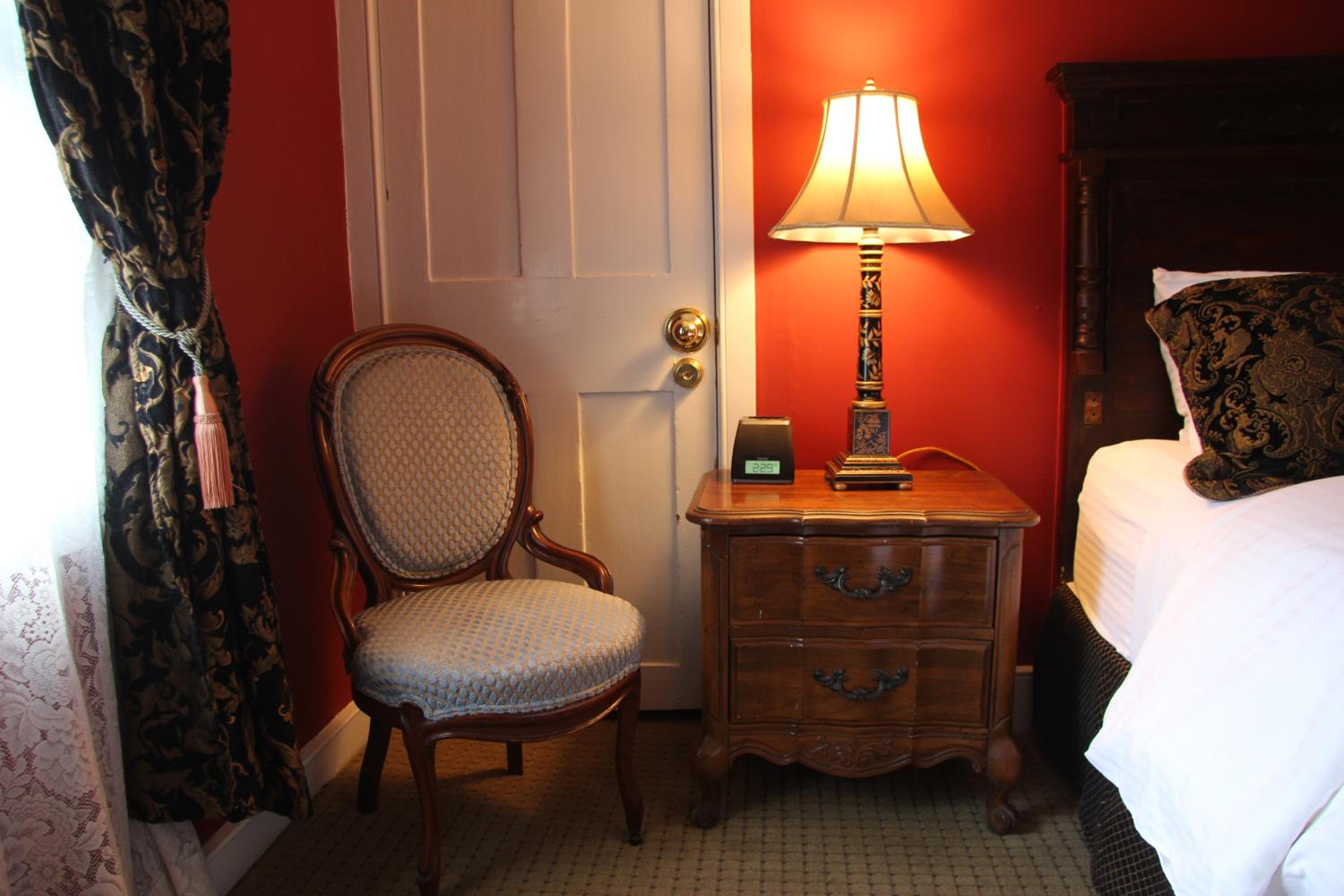 Mini Suite 303 Main House.  - Photo 5