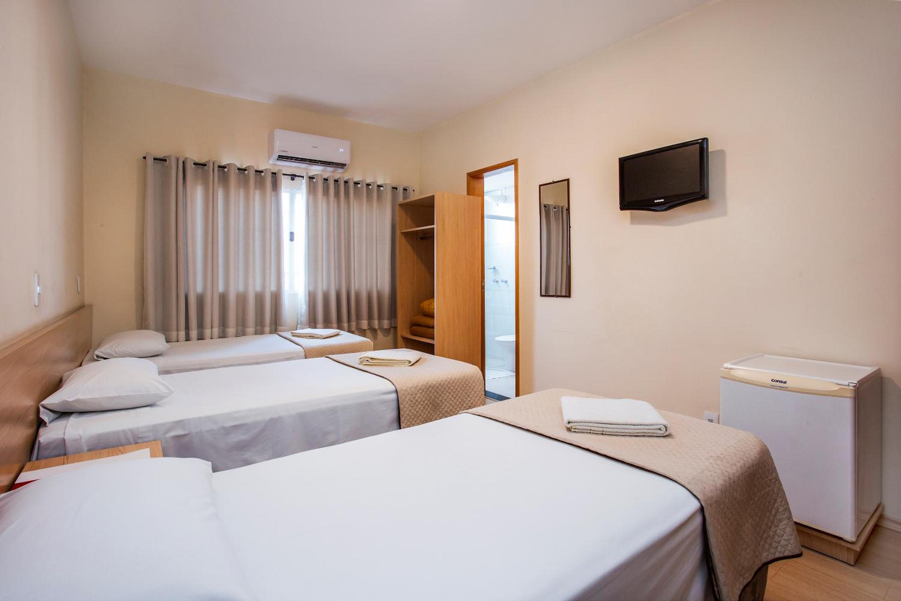 Standard Triple Room With 3 Singles Beds - Photo 1