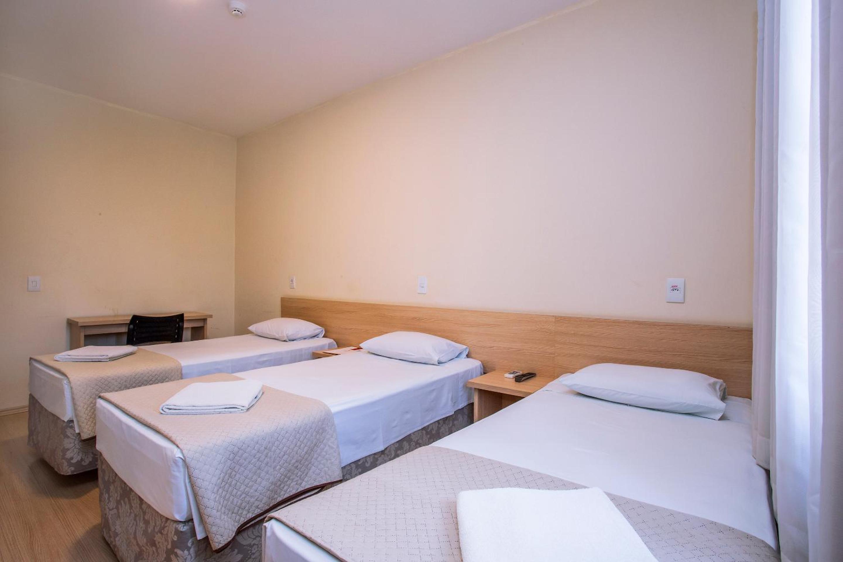 Standard Triple Room With 3 Singles Beds - Photo 4