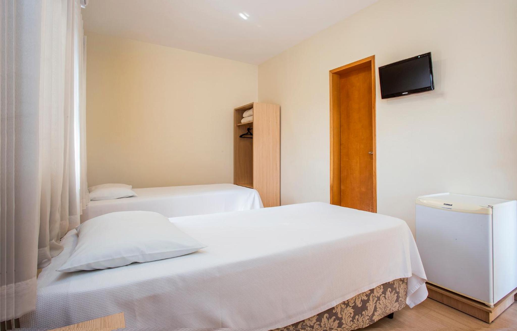 Standard Twin Room - Photo 3