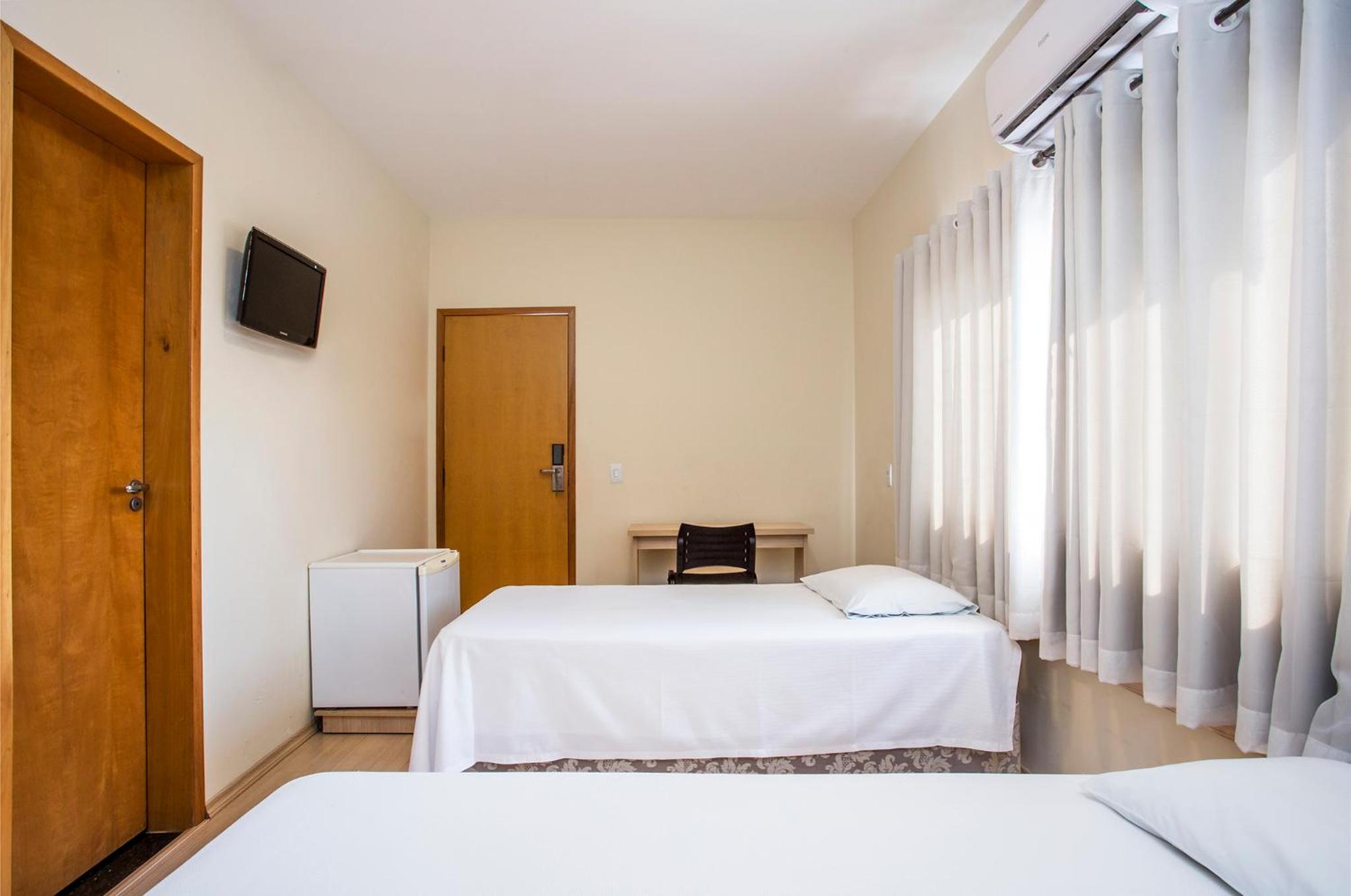 Standard Twin Room - Photo 1