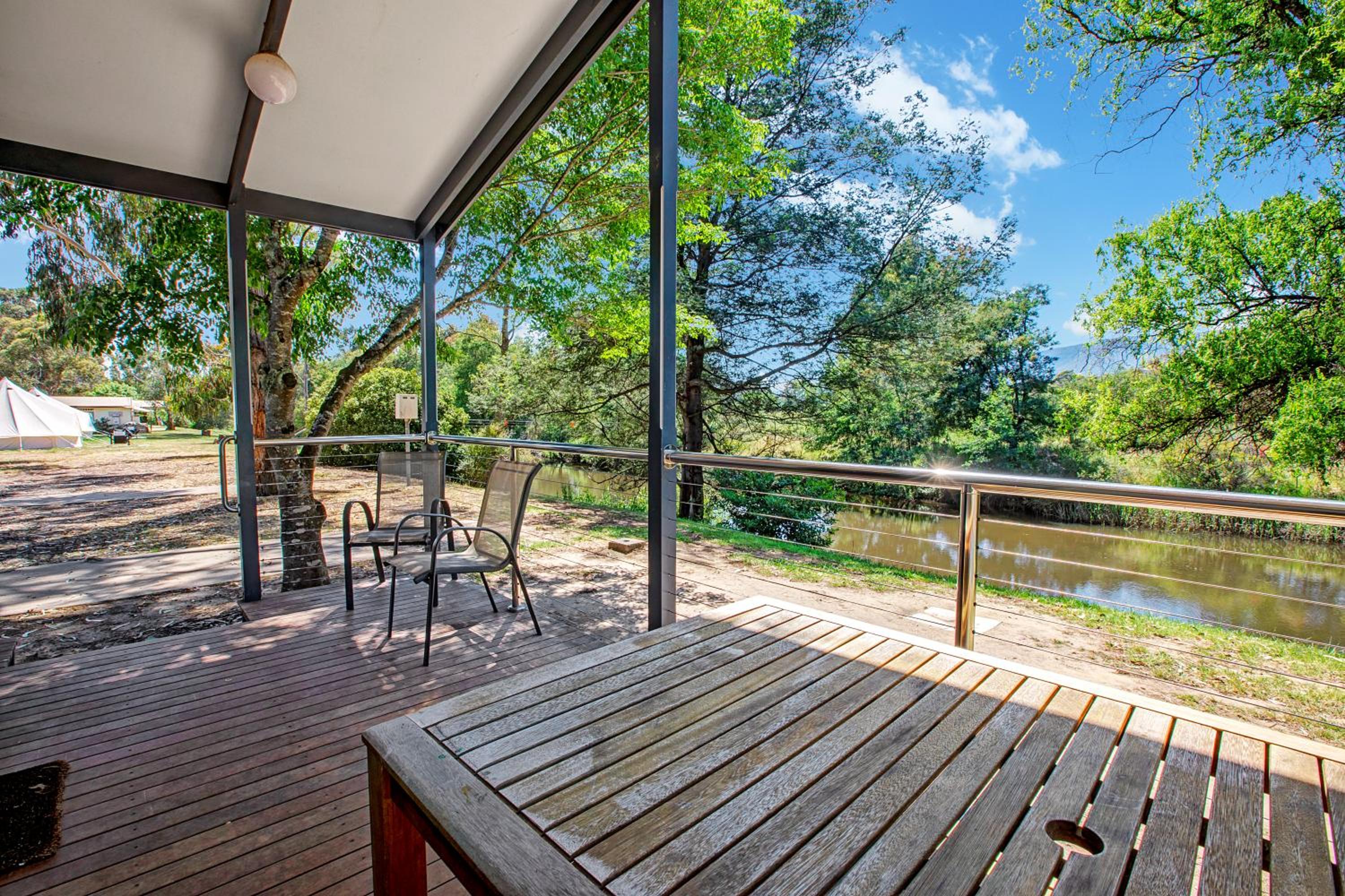 Cabin with River View photo 3