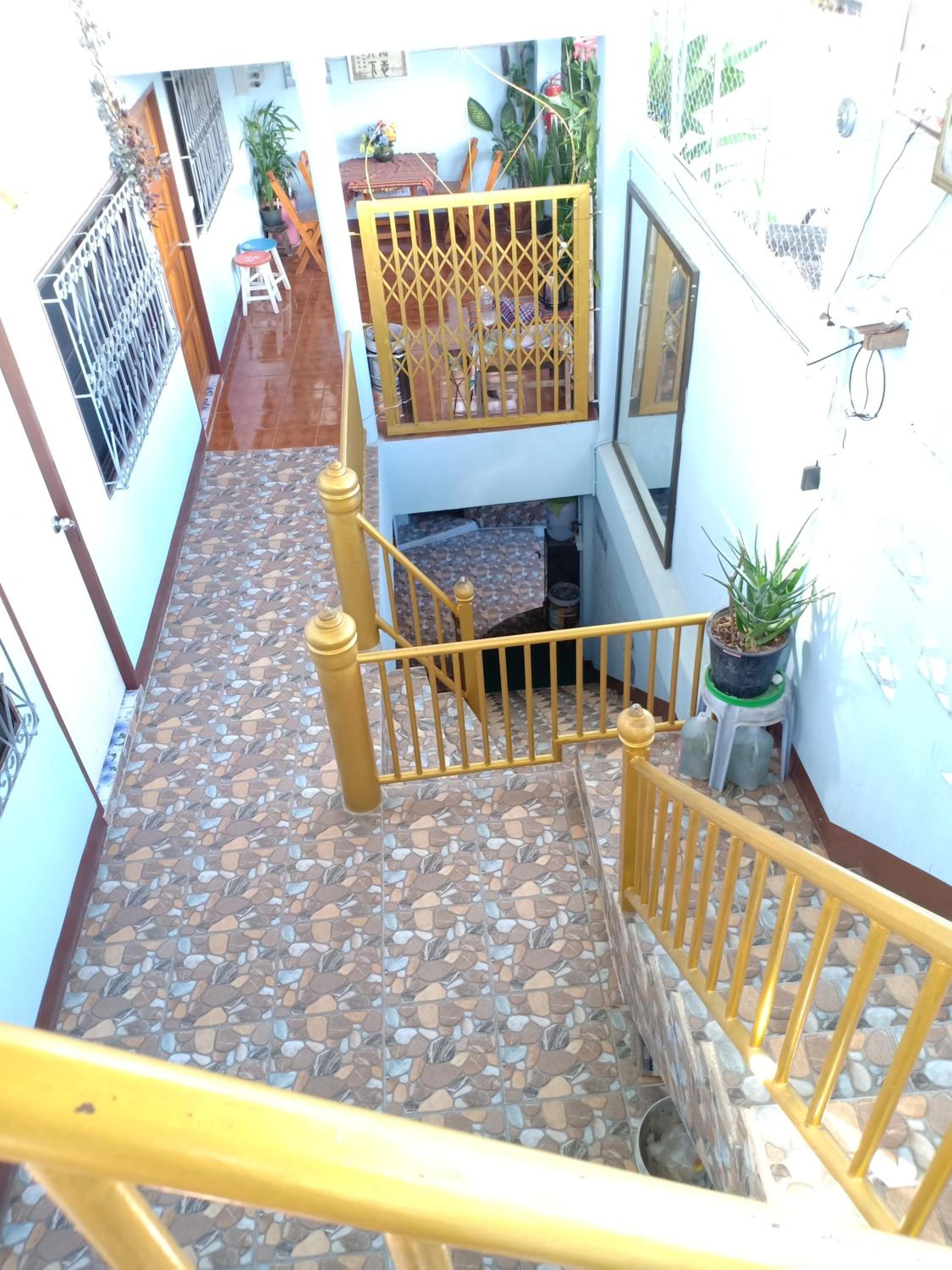 Twin Room with Private Bathroom - Photo 6