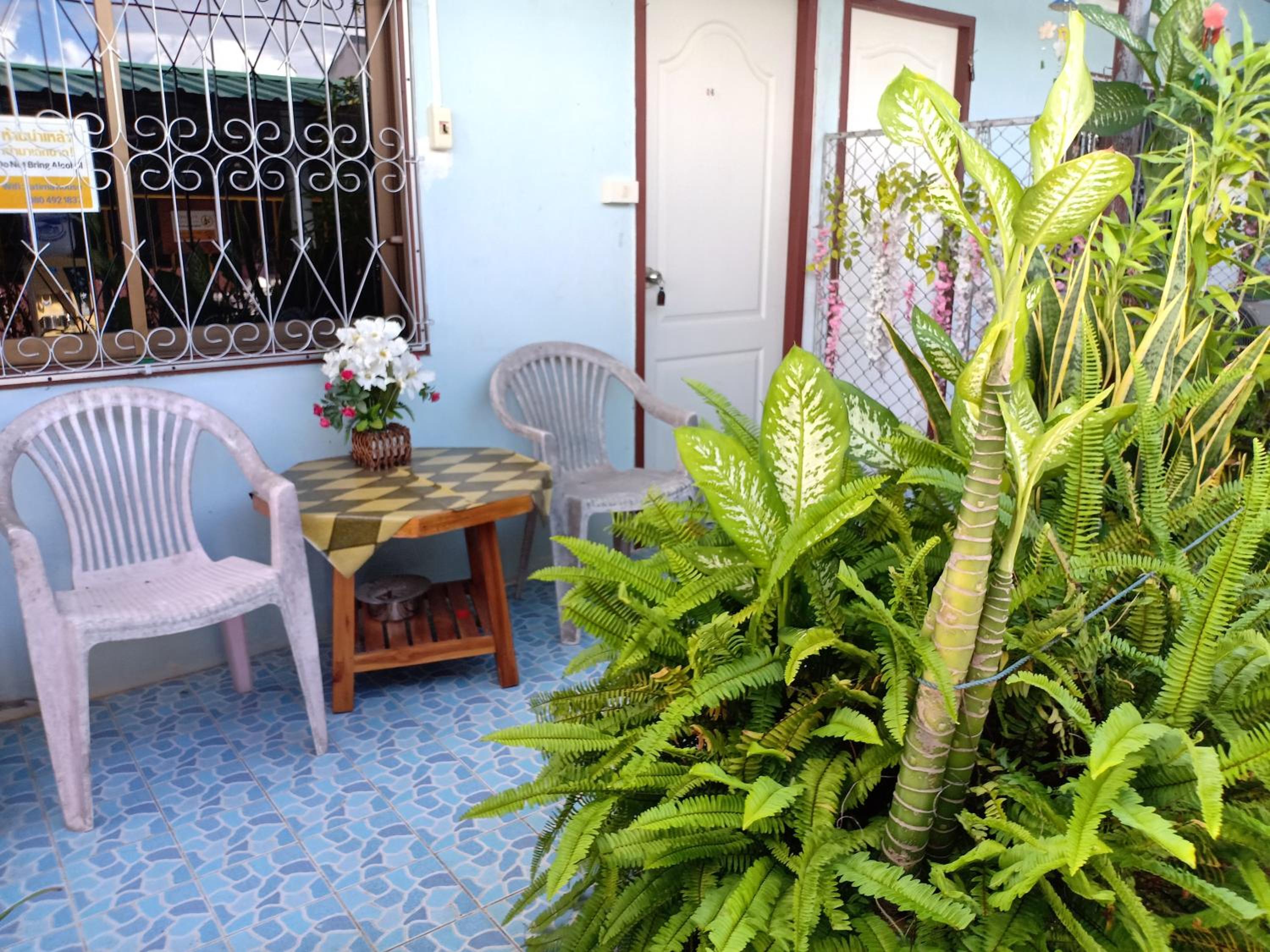 Twin Room with Private Bathroom - Photo 16