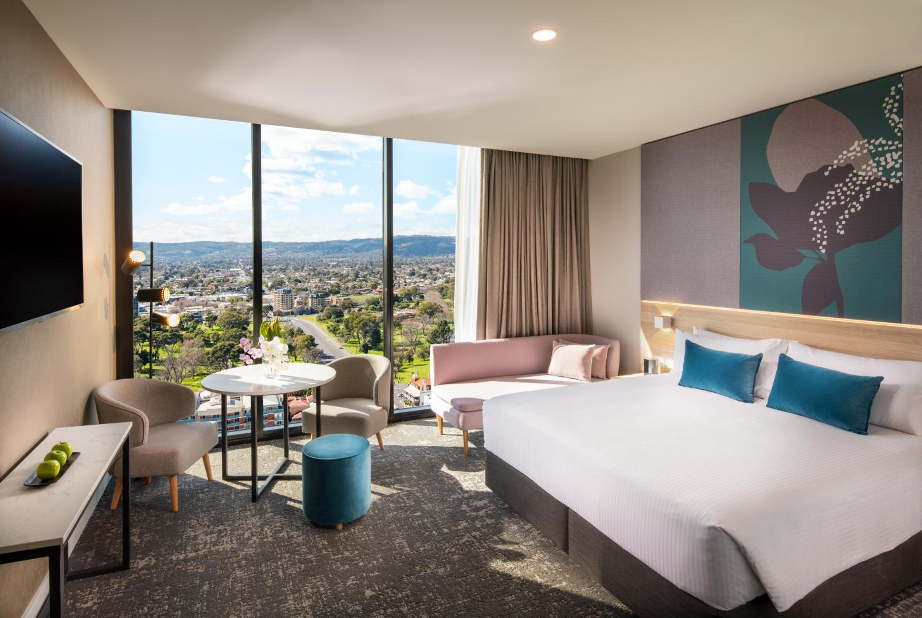 1 King Bed Premium Adelaide Hill View - Photo 1