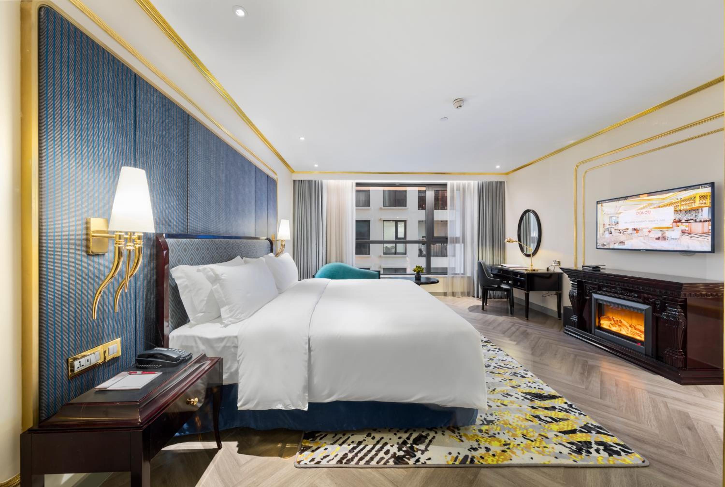 Golden Classic King Room