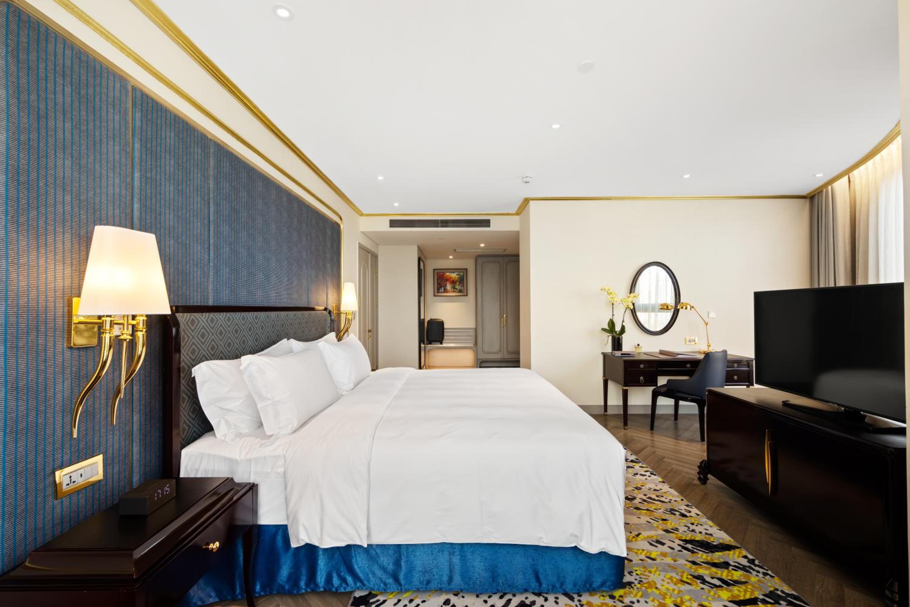 Golden Suite - Photo 11