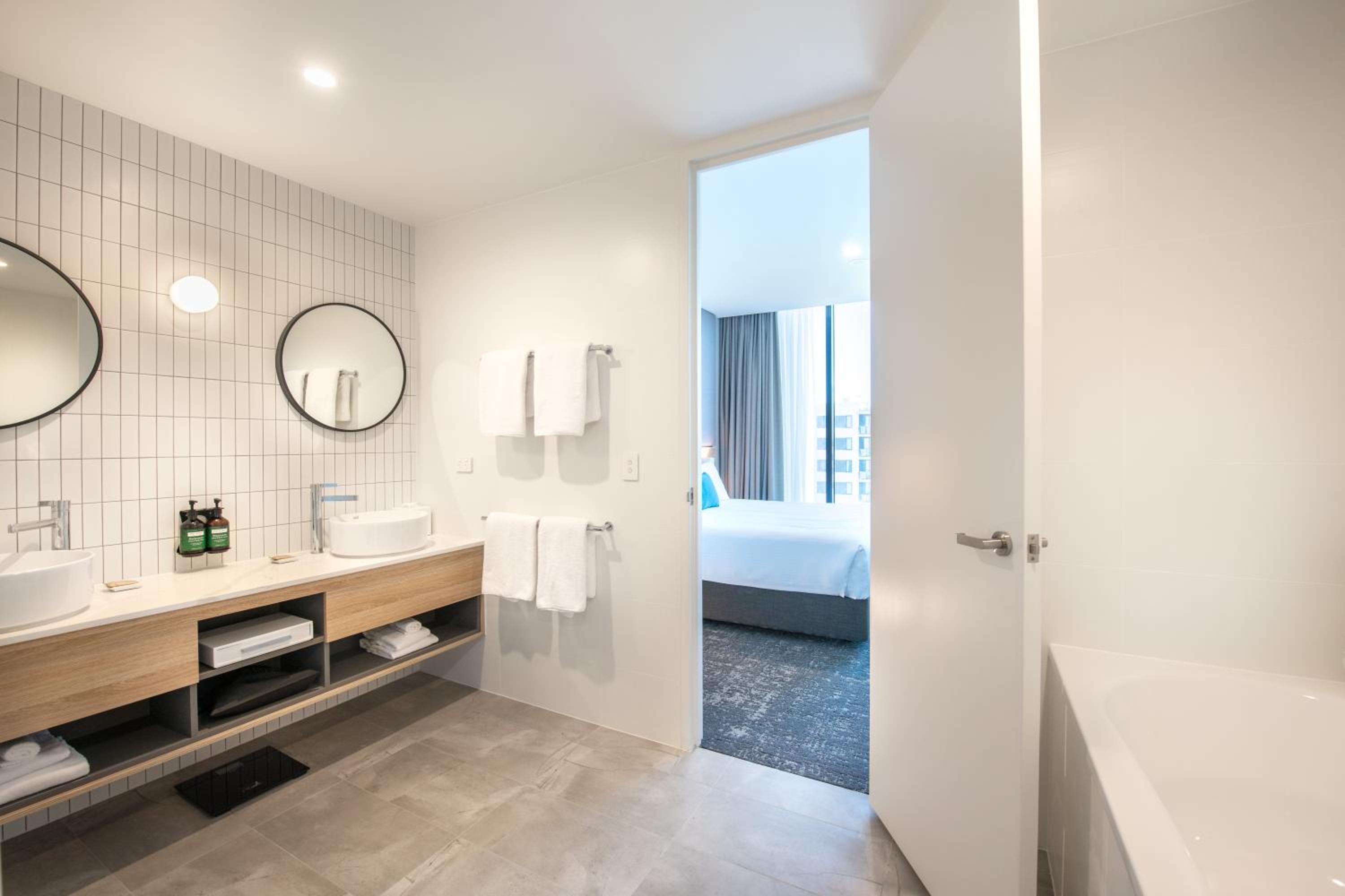 One-Bedroom Suite with City View - Photo 4