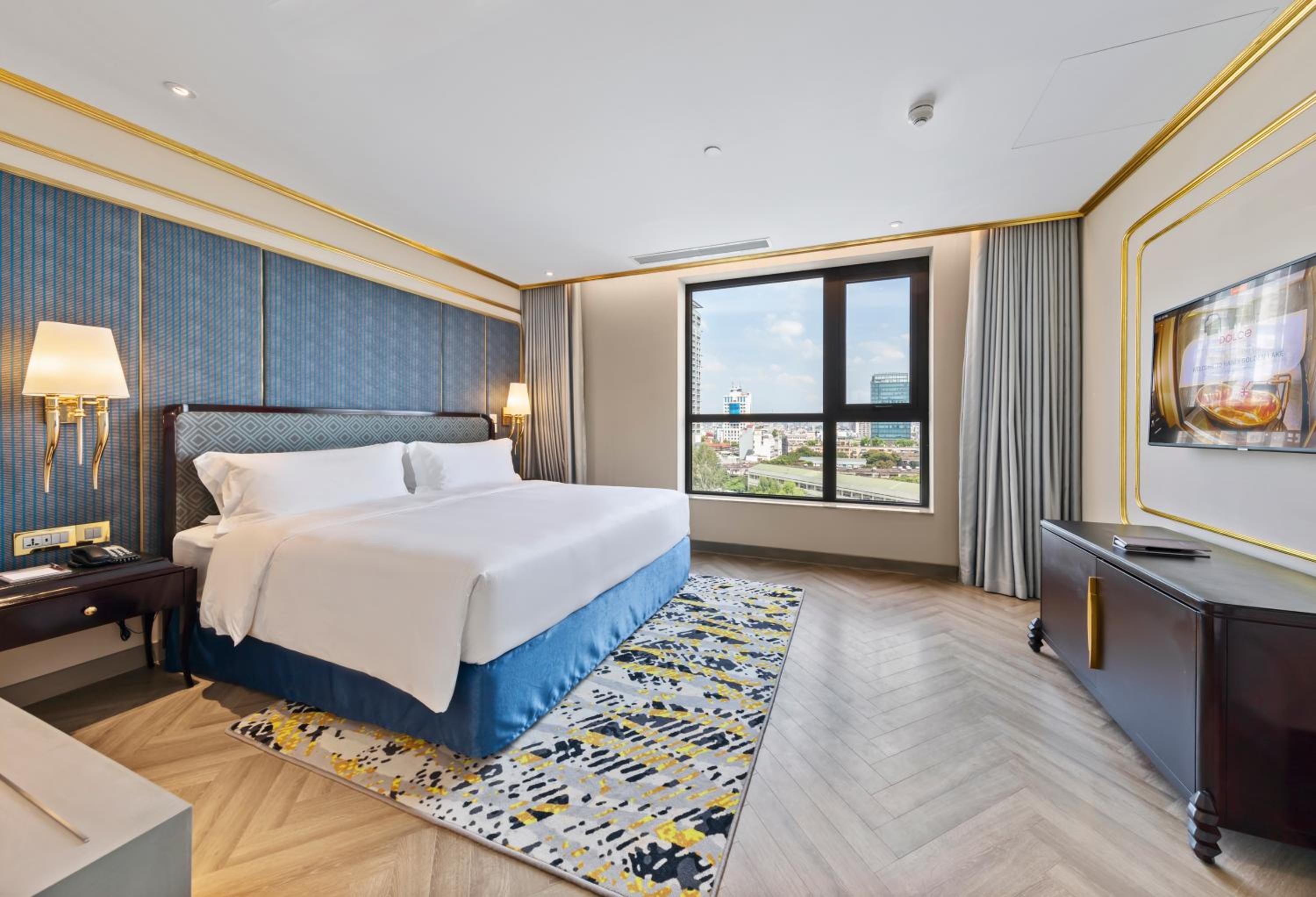 Executive Suite - Photo 7