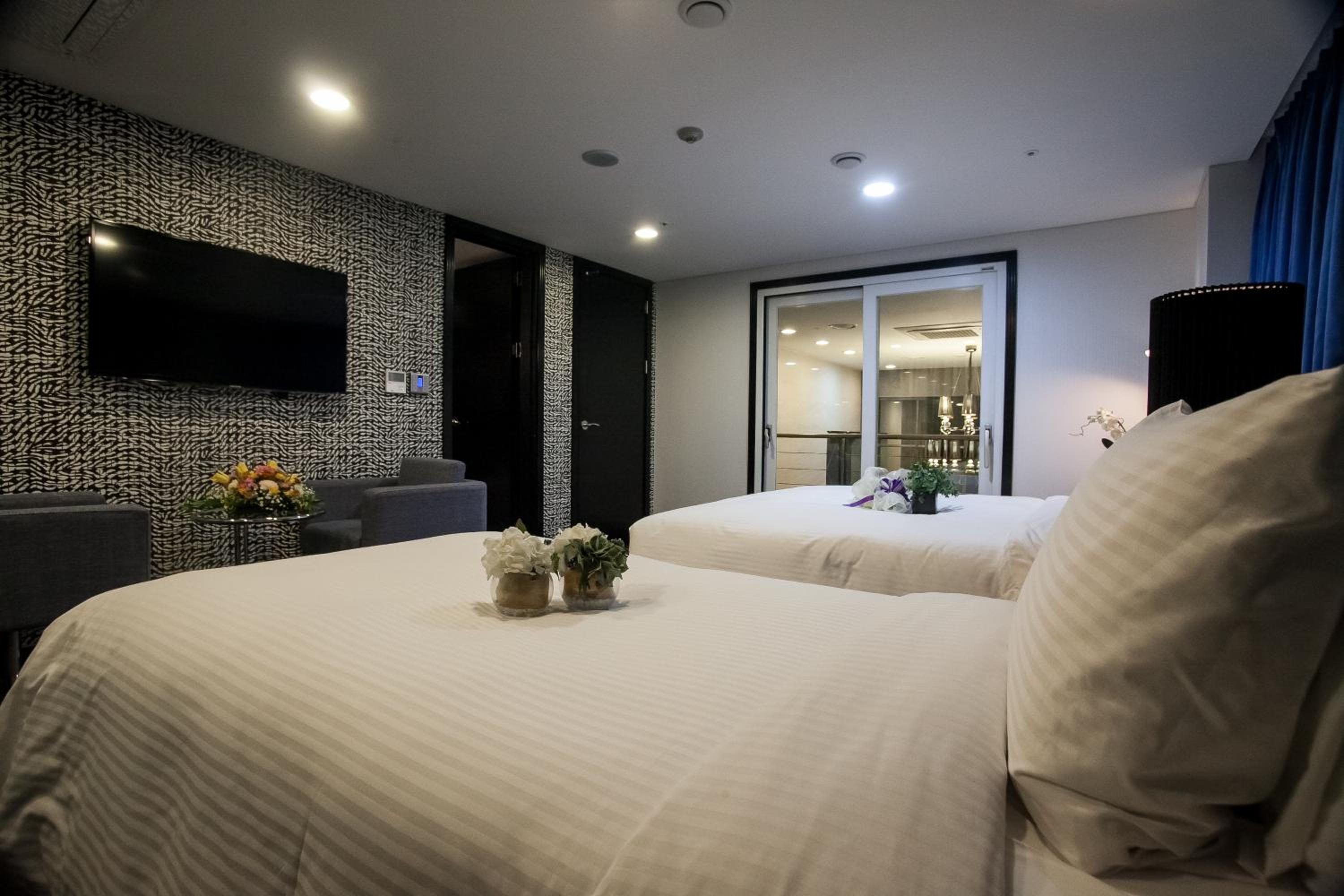Royal Suite photo 2