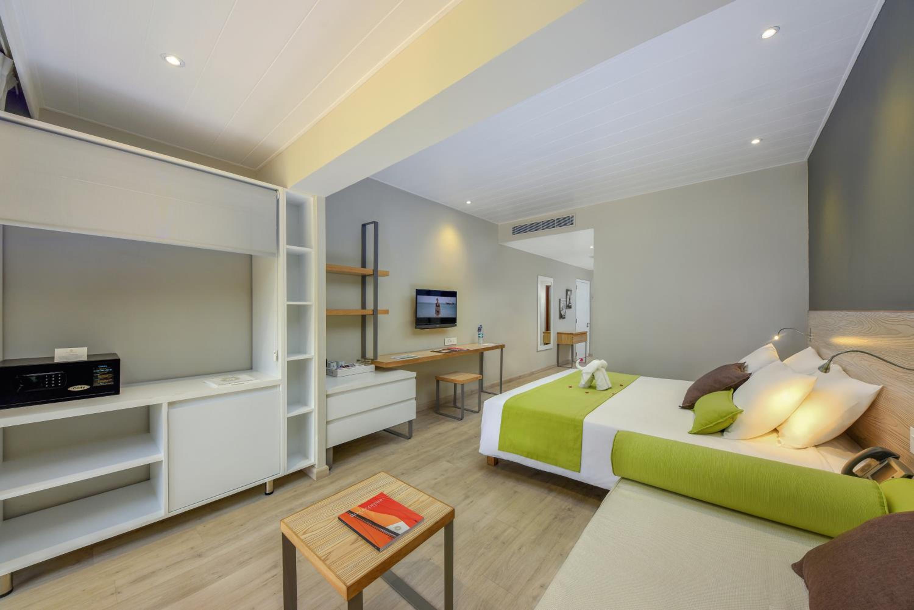 Superior Room (2 Adults + 1 Child)