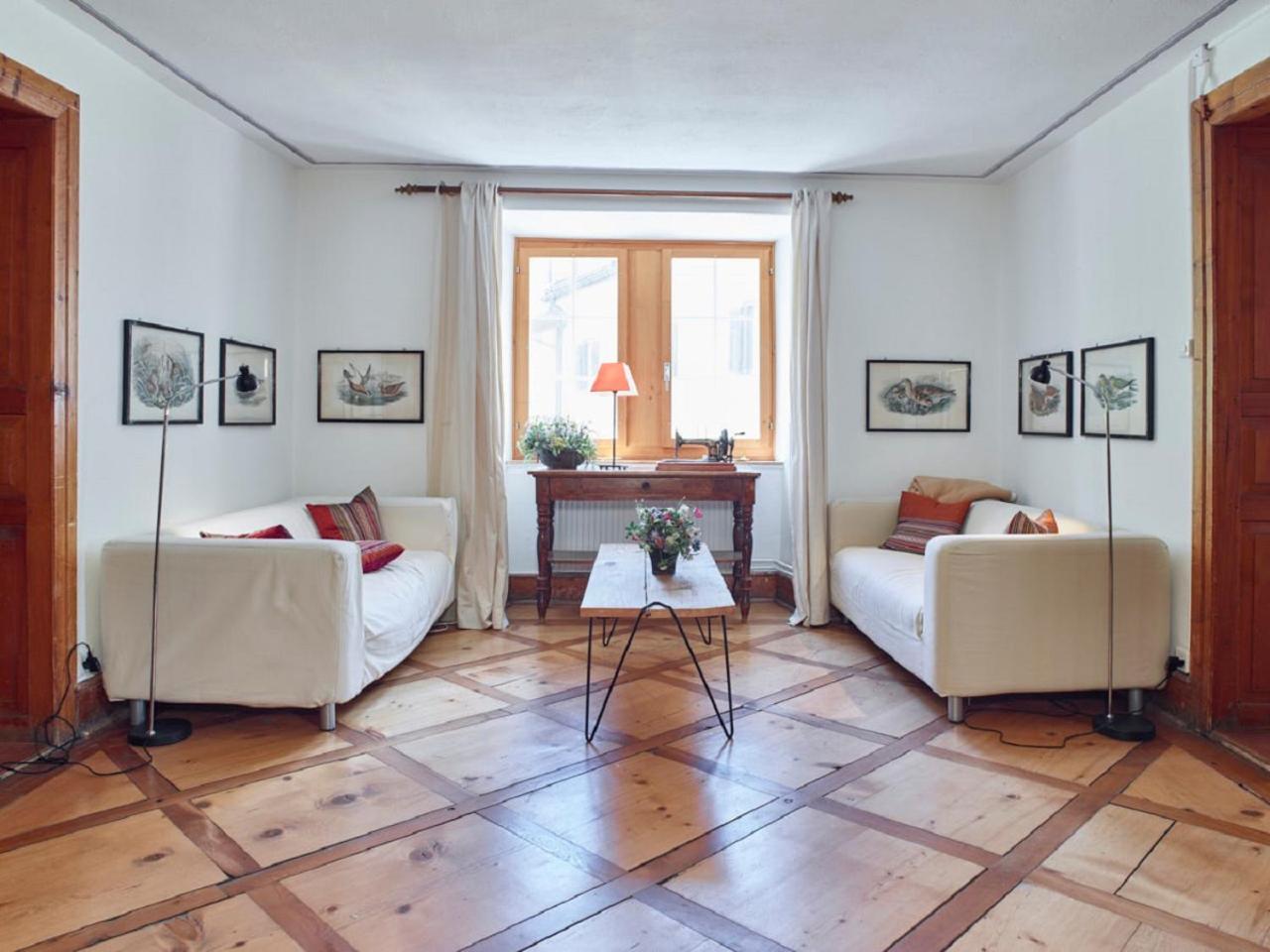 Three-Bedroom Apartment with Bath photo 1