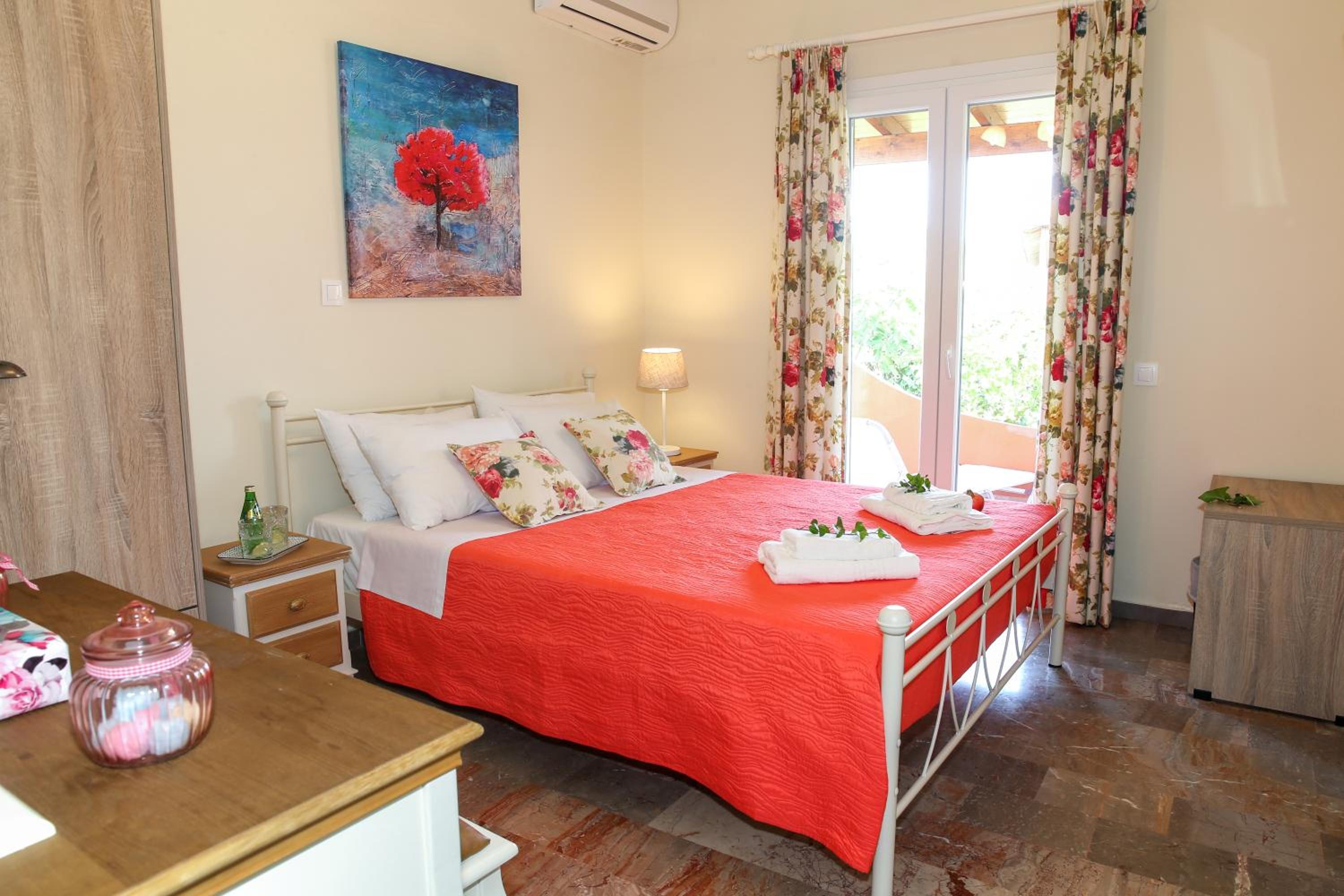 Villa with Garden View