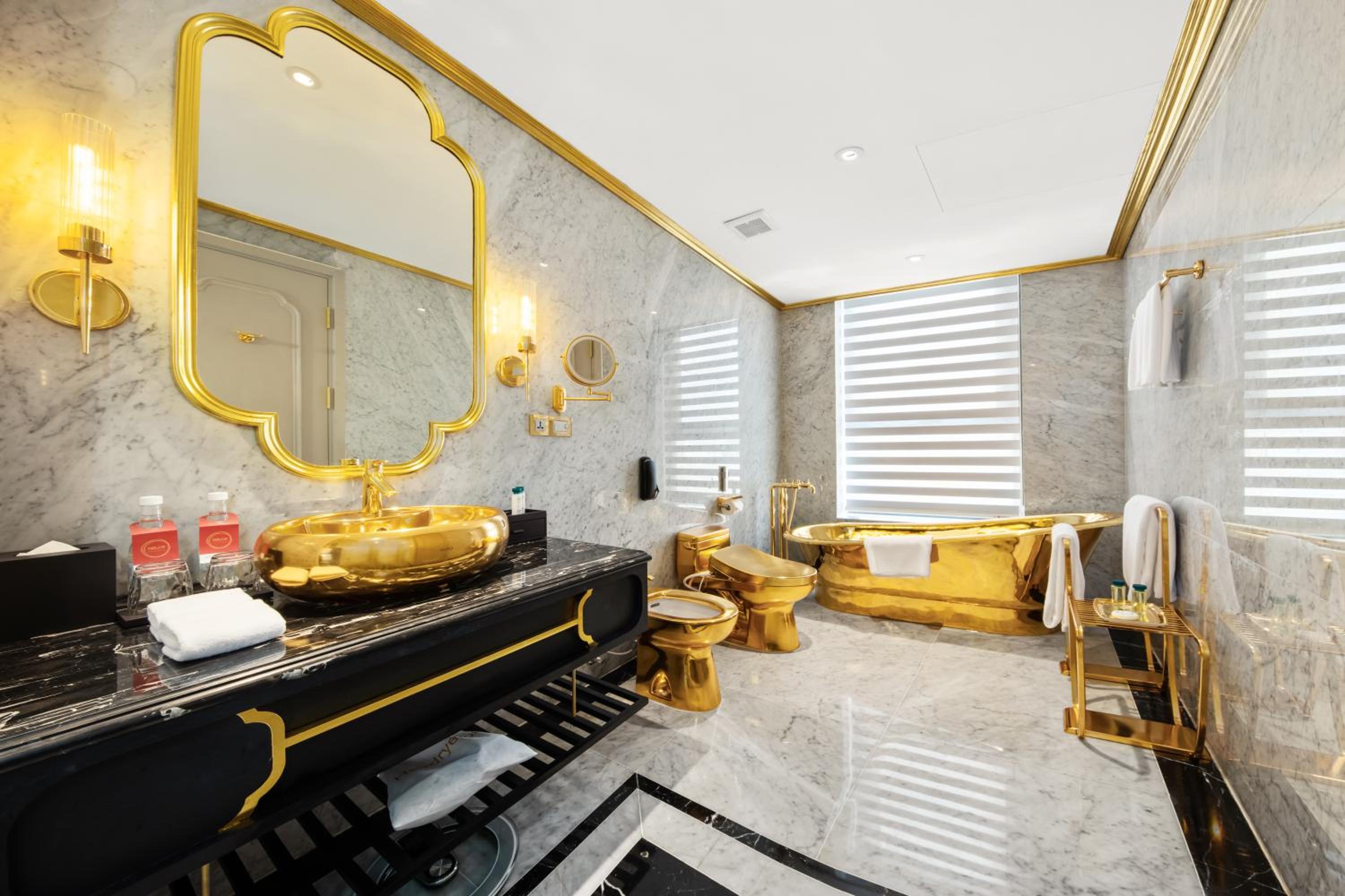Executive Suite - Photo 4