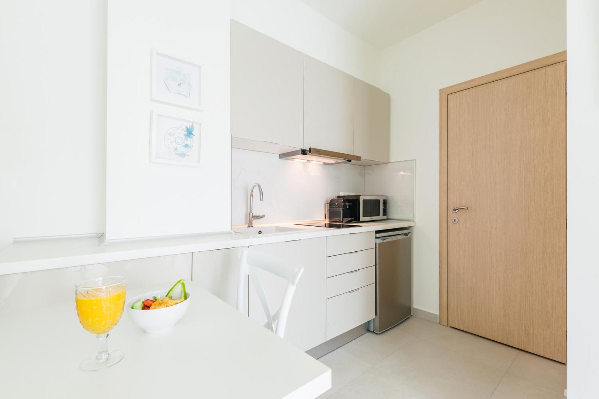 One-Bedroom Apartment photo 2