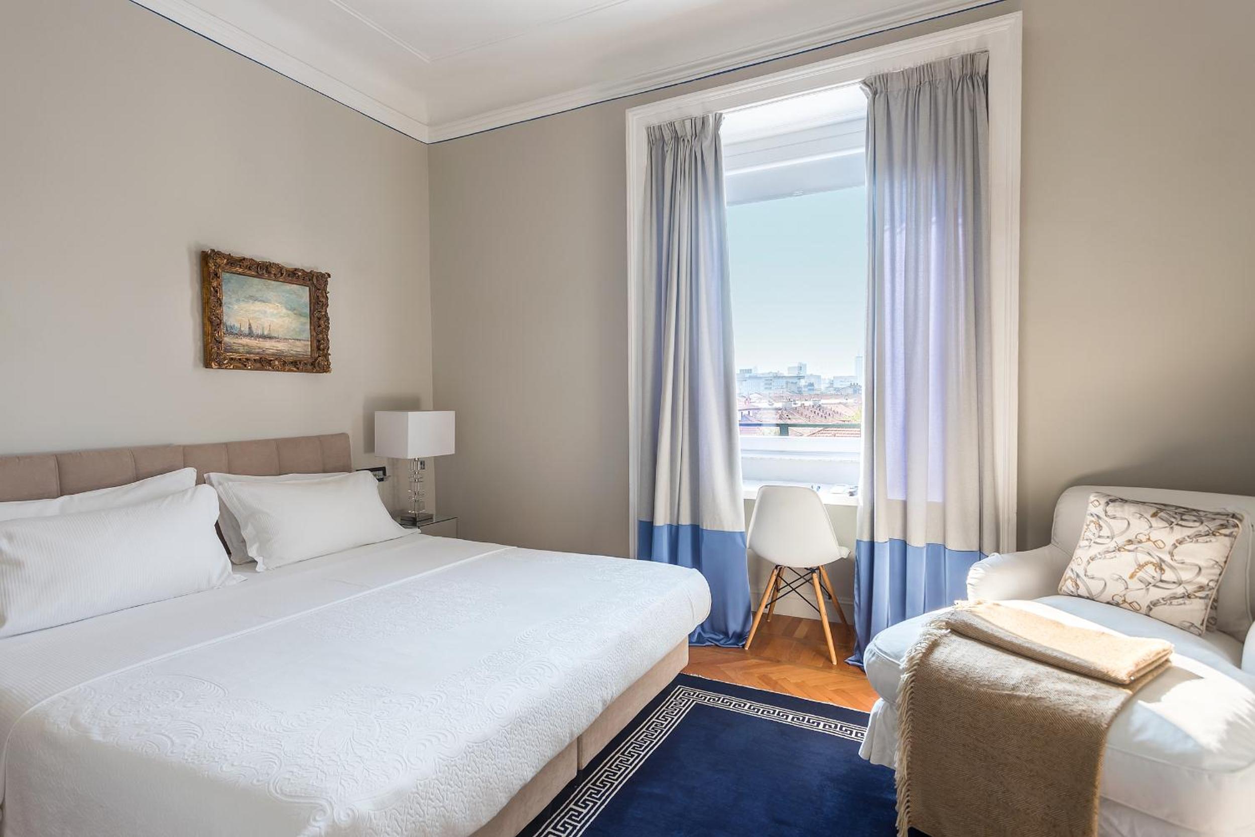 Superior King Room