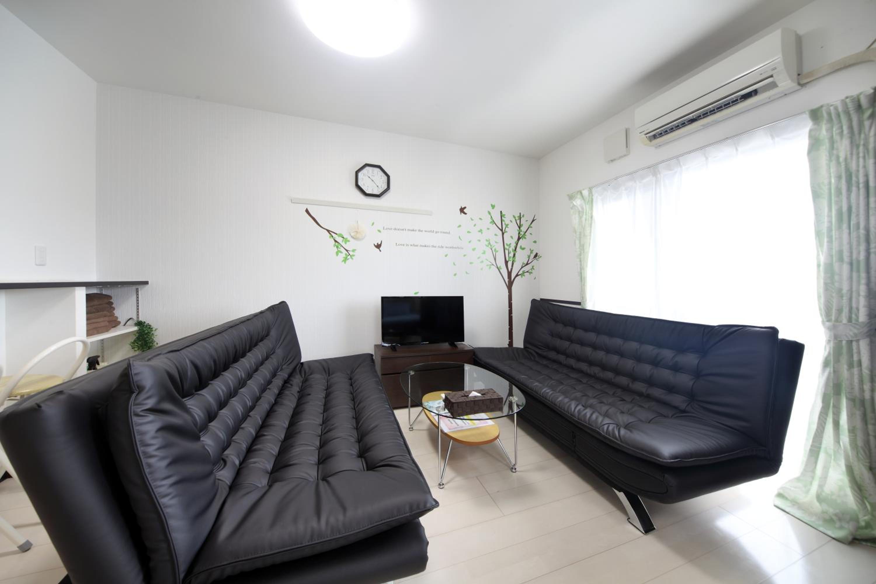 One-Bedroom Apartment photo 2