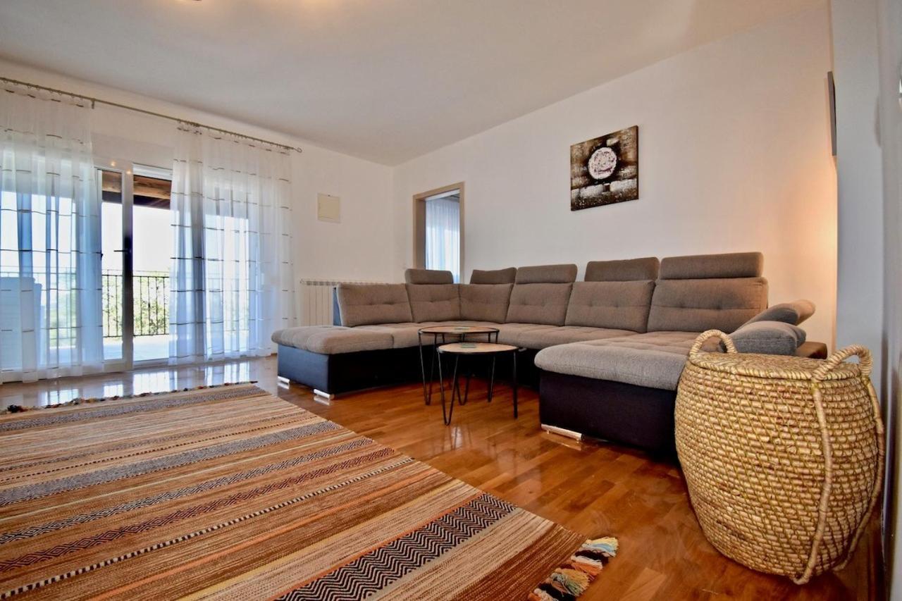 Apartment with Pool View  photo 1