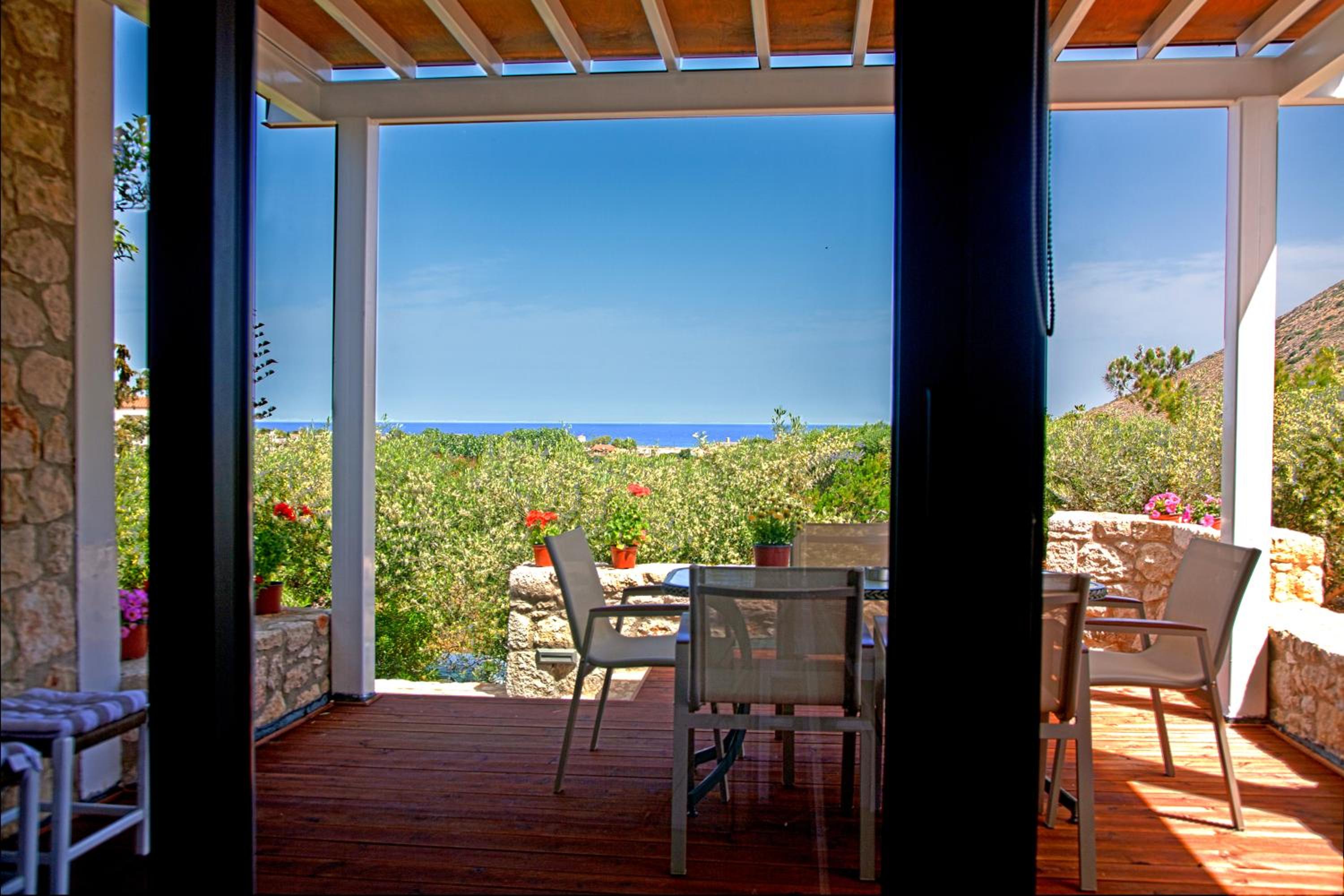 Family Two-Bedroom Apartment with Sea View