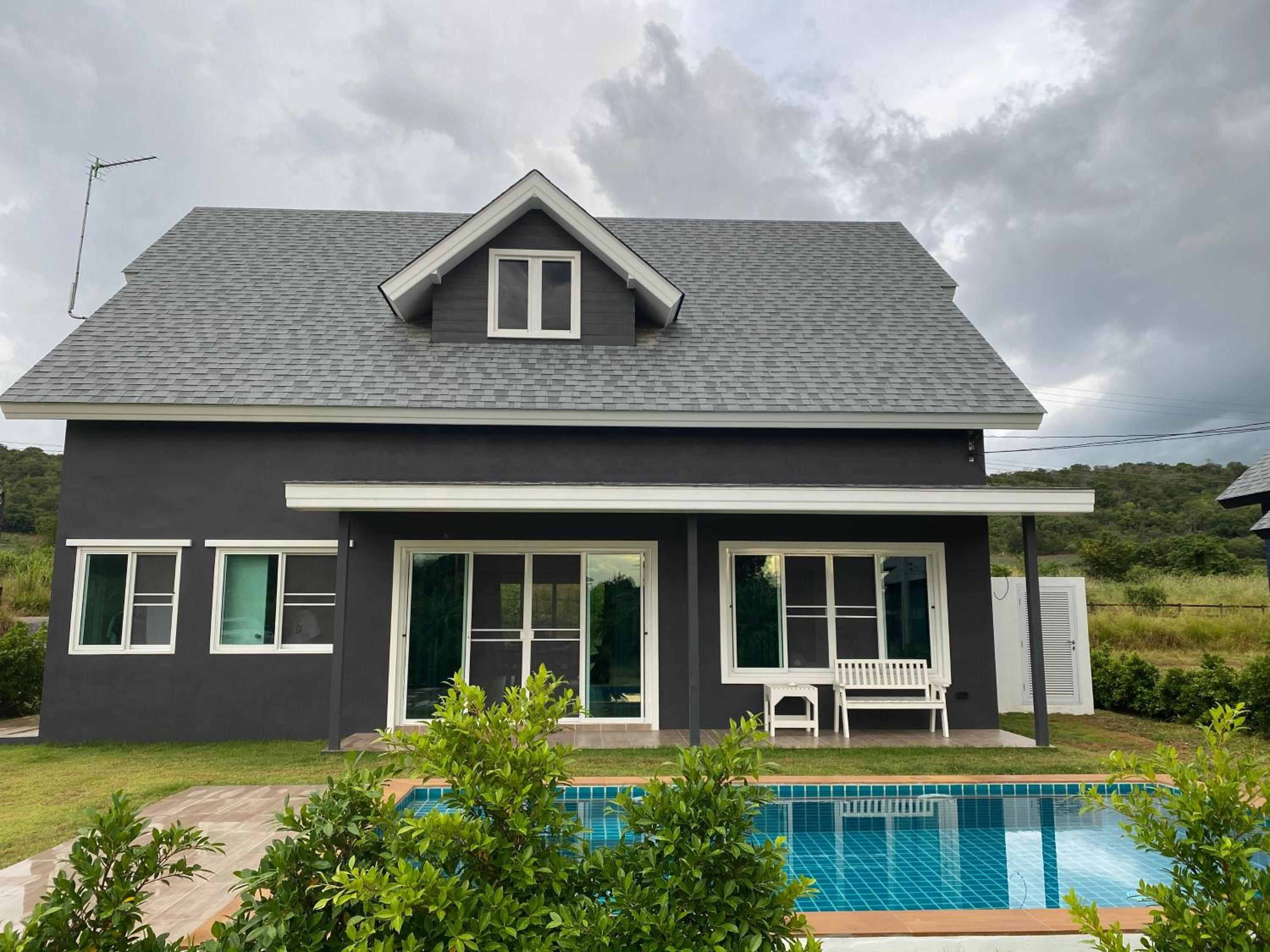 Three-Bedroom Villa with Private Pool photo 2