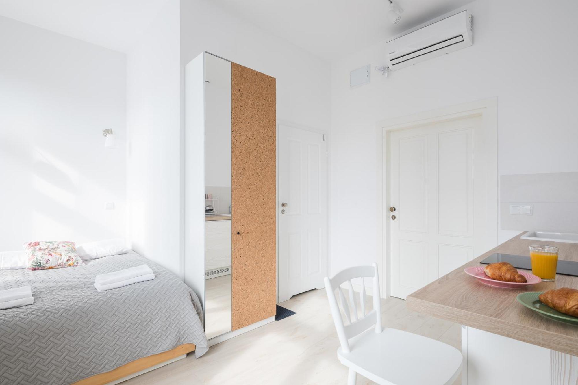 Studio Apartment - Photo 6