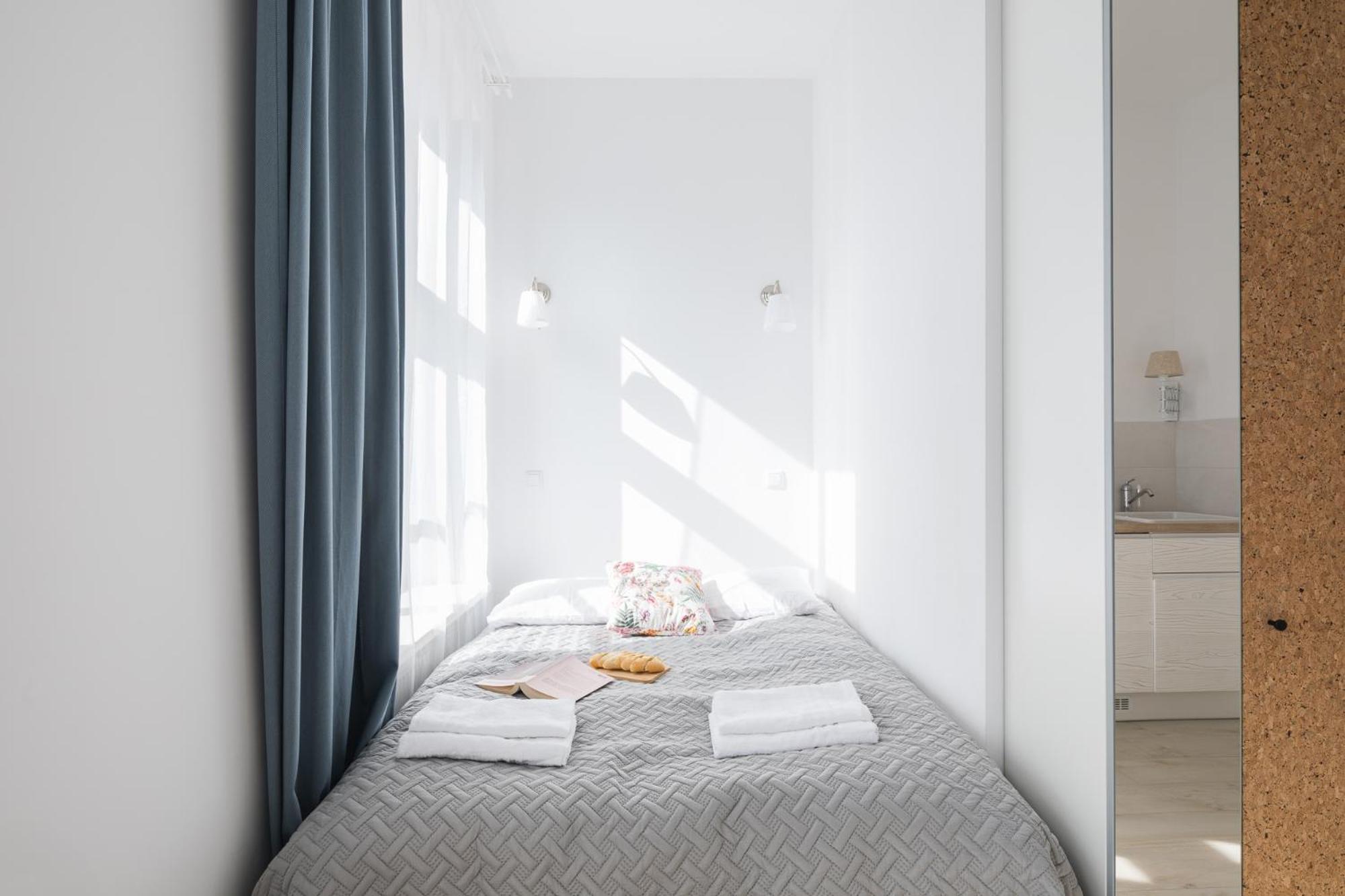 Studio Apartment - Photo 2