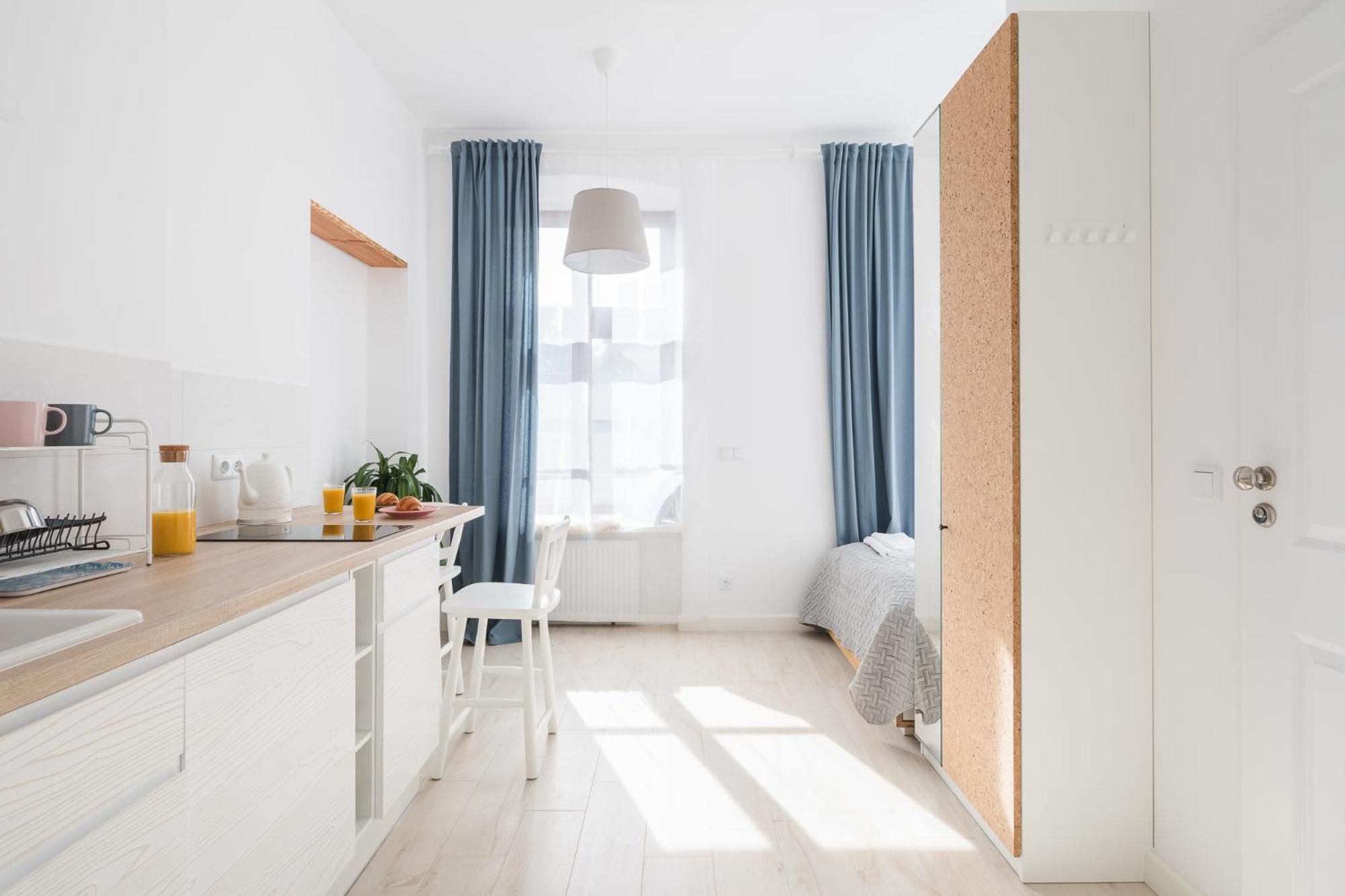 Studio Apartment - Photo 1