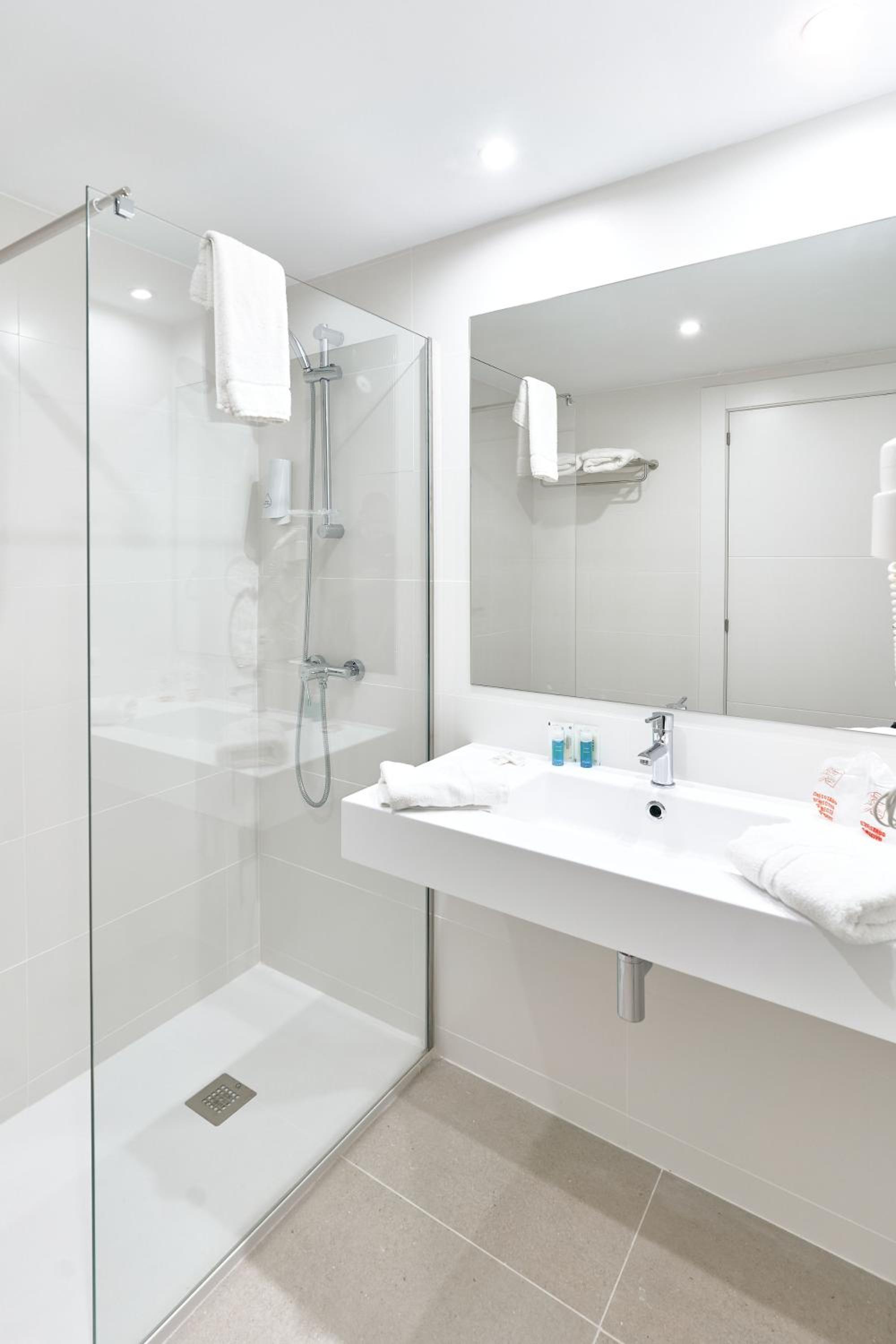 Premium Twin Room with Sea View - Spa Access Included photo 3