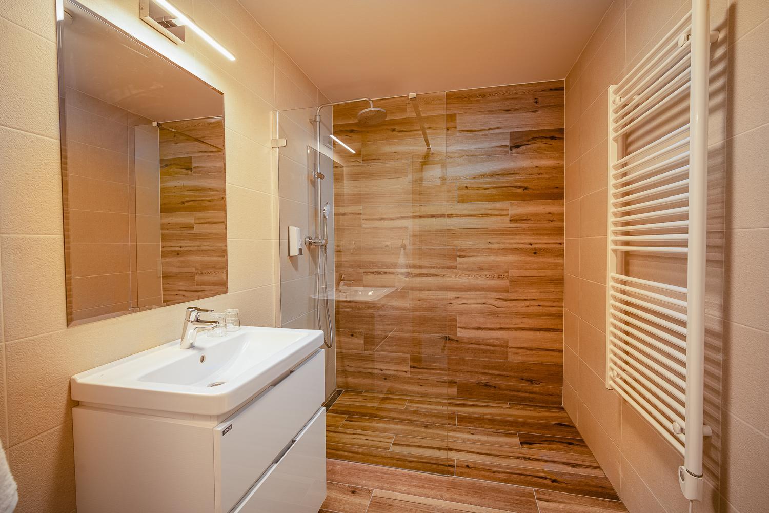 Double or Twin Room - Photo 6