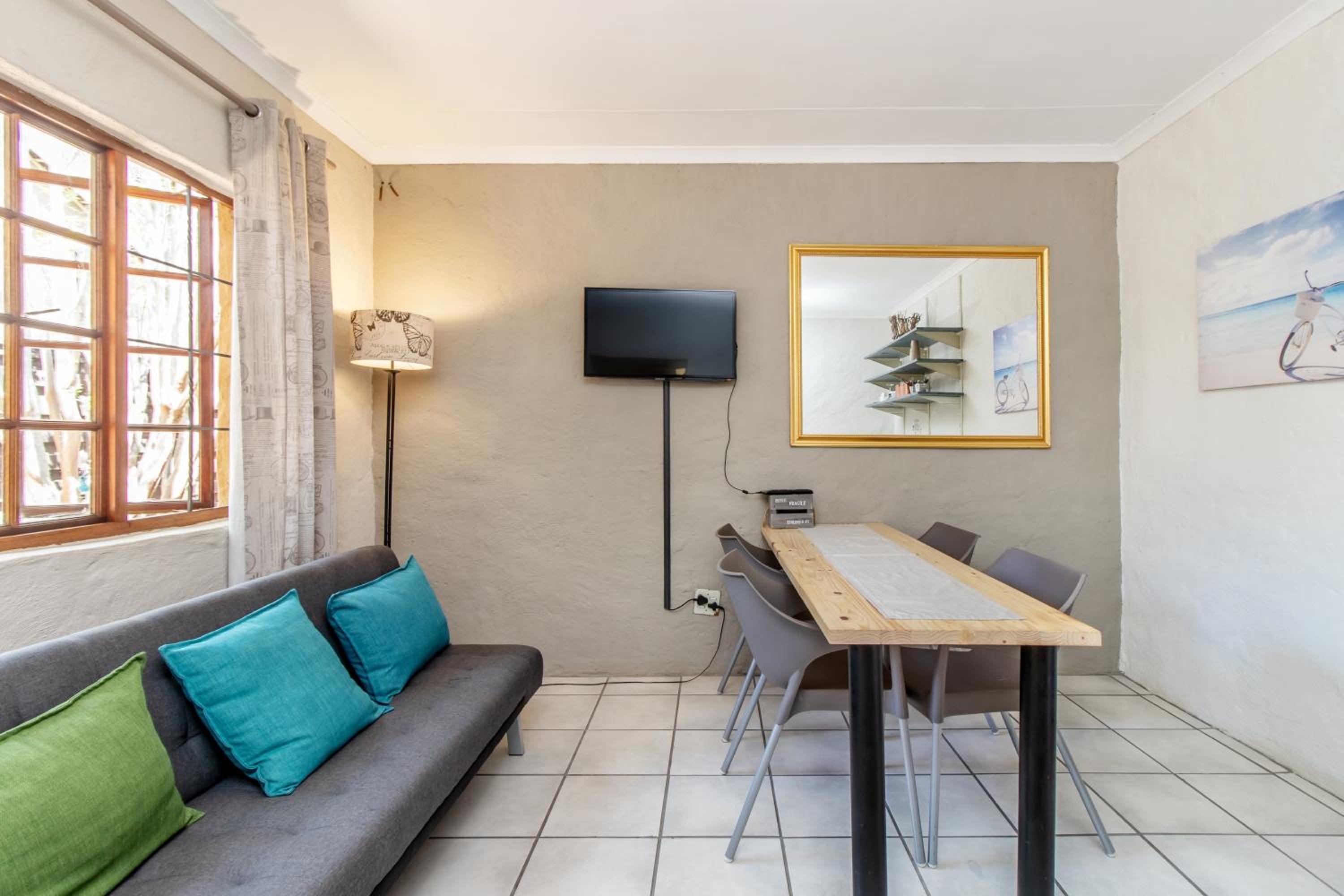 One-Bedroom Apartment - Photo 9