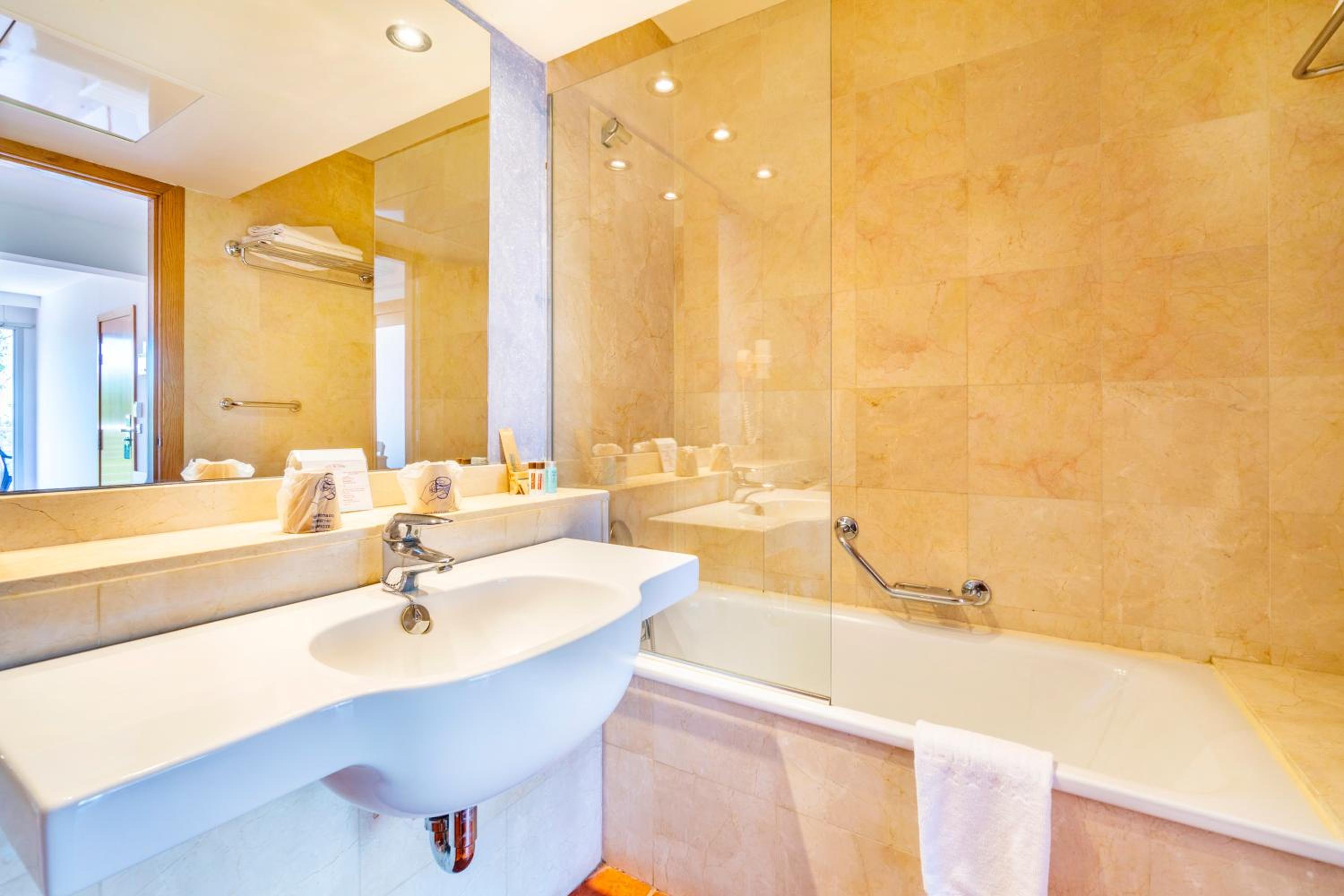 Double or Twin Room with Balcony