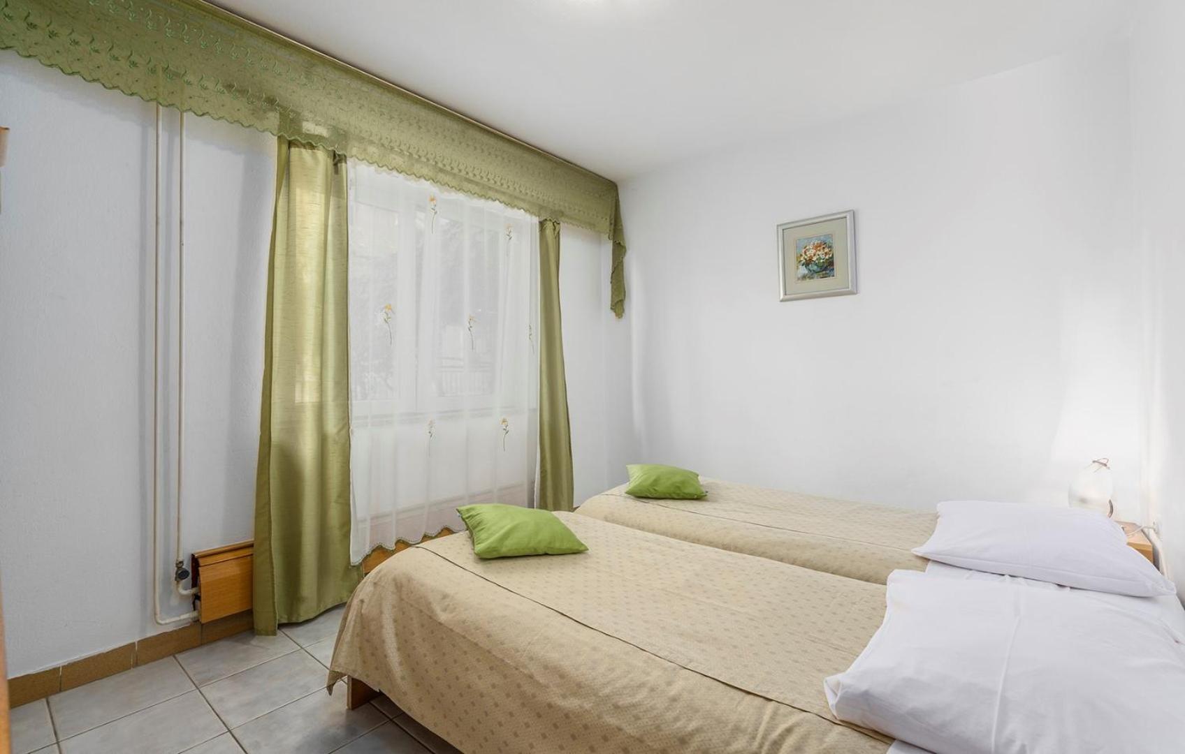 Apartment with Garden View