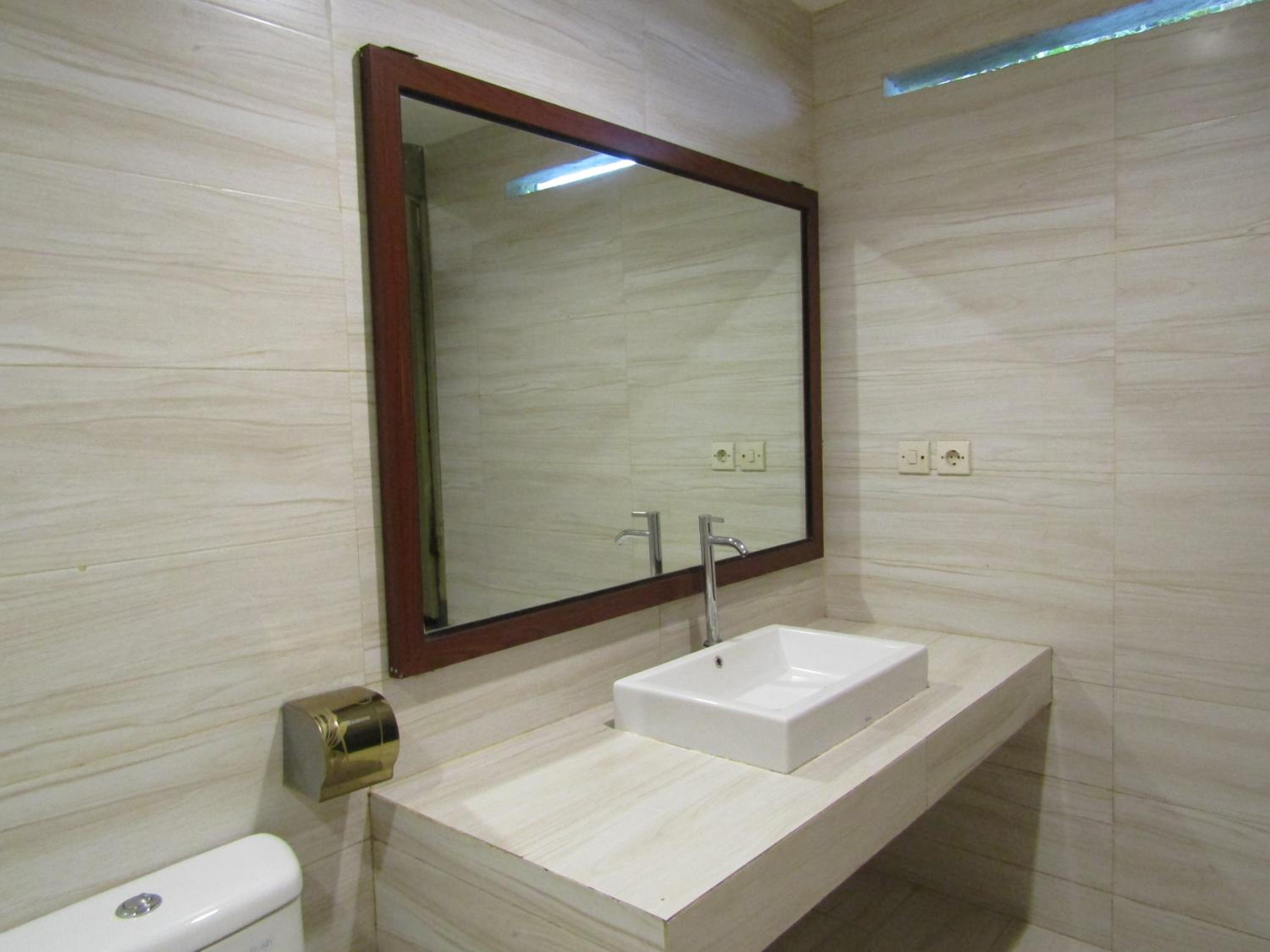 Double or Twin Room - Photo 9